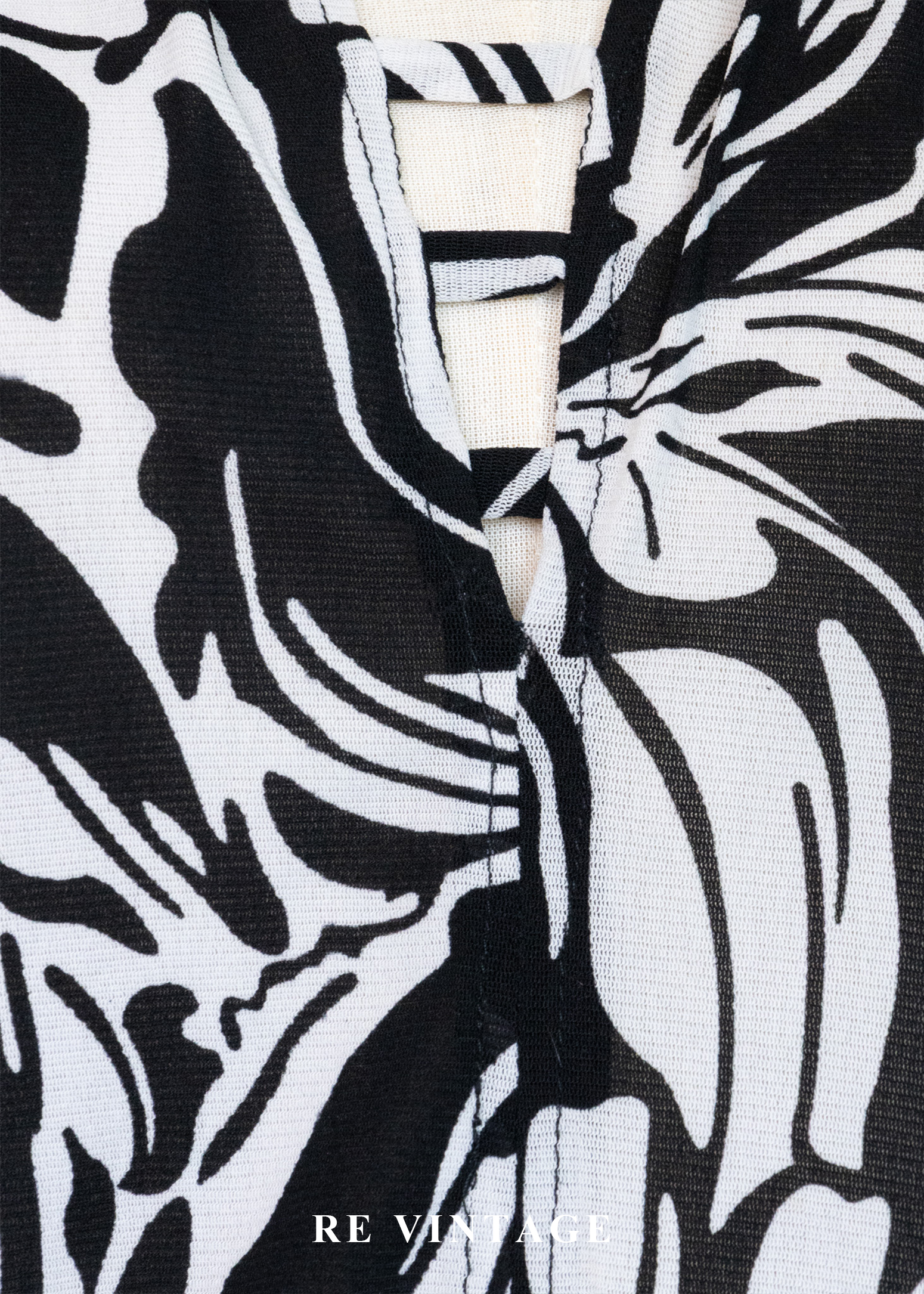 黑白流動藝術繞頸背心7