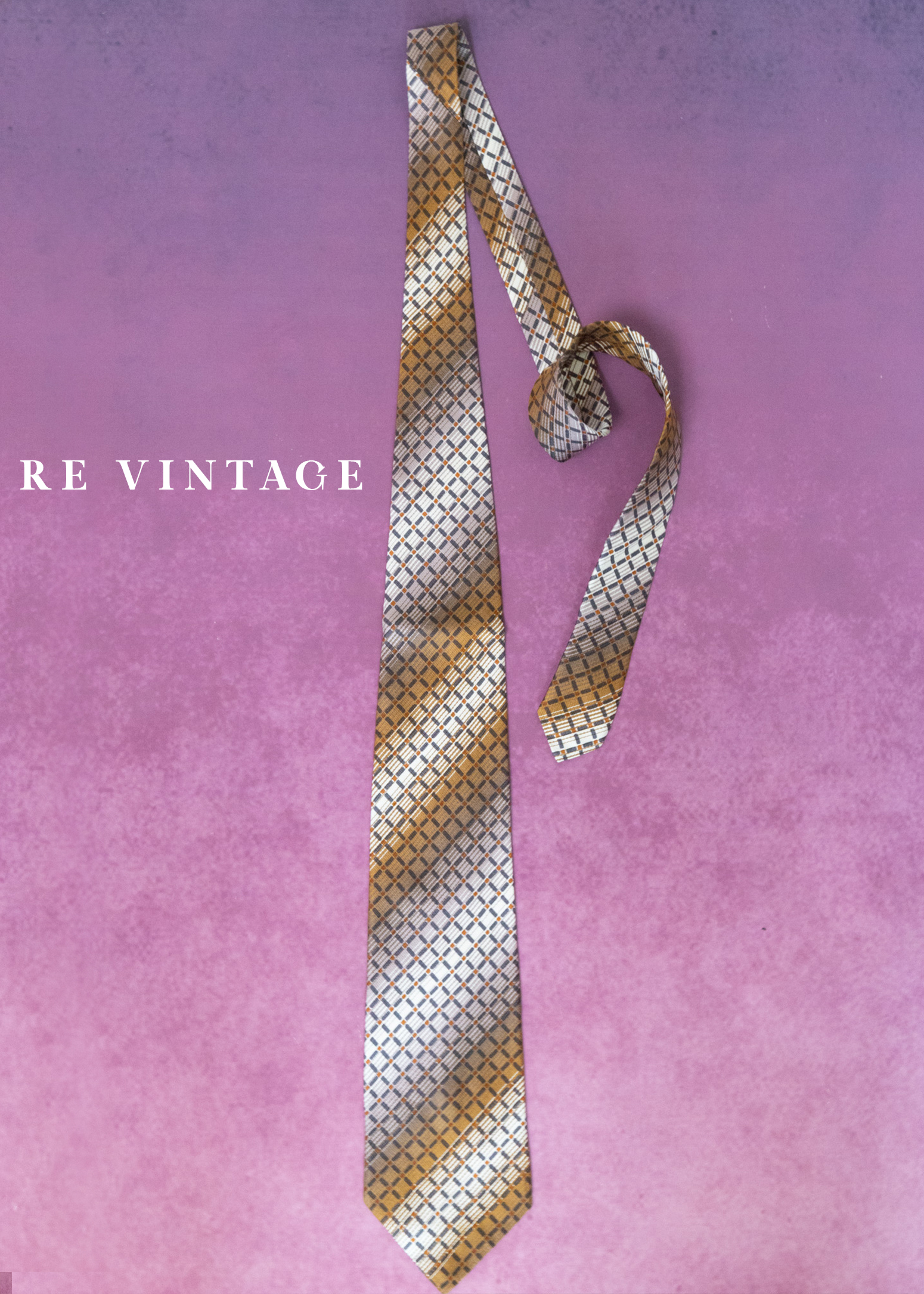 褐霧斜影格紋排列領帶