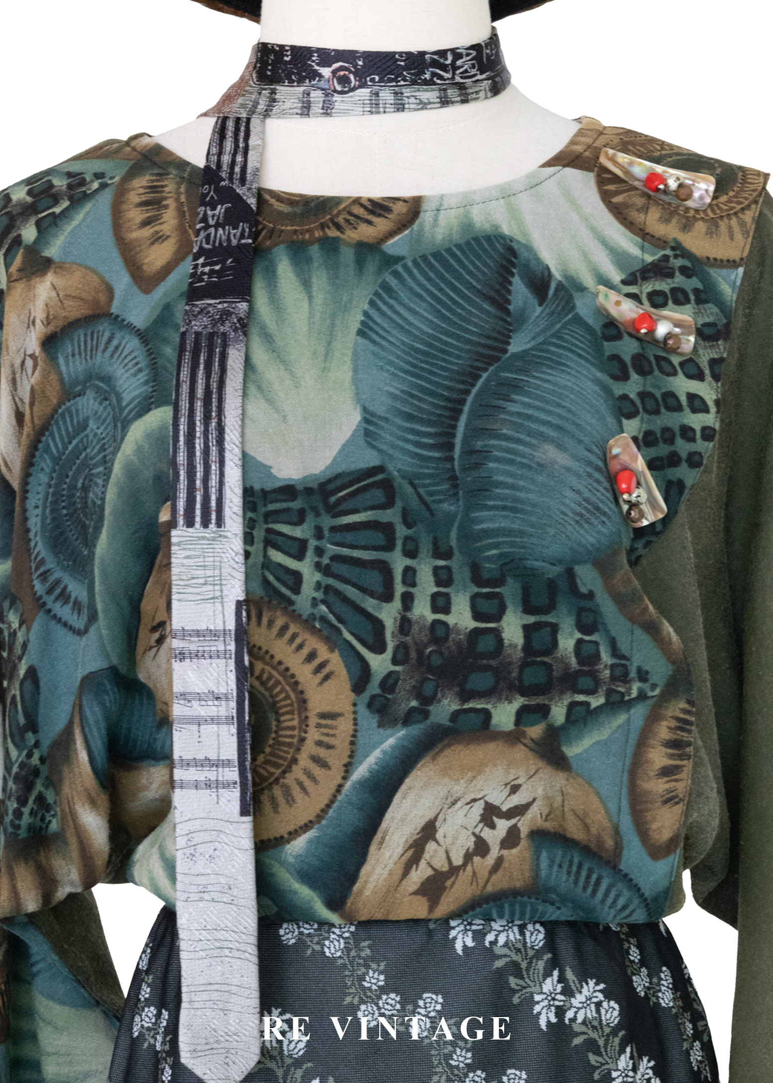 森林中的密談 - 藝術拼接衫落肩上衣3