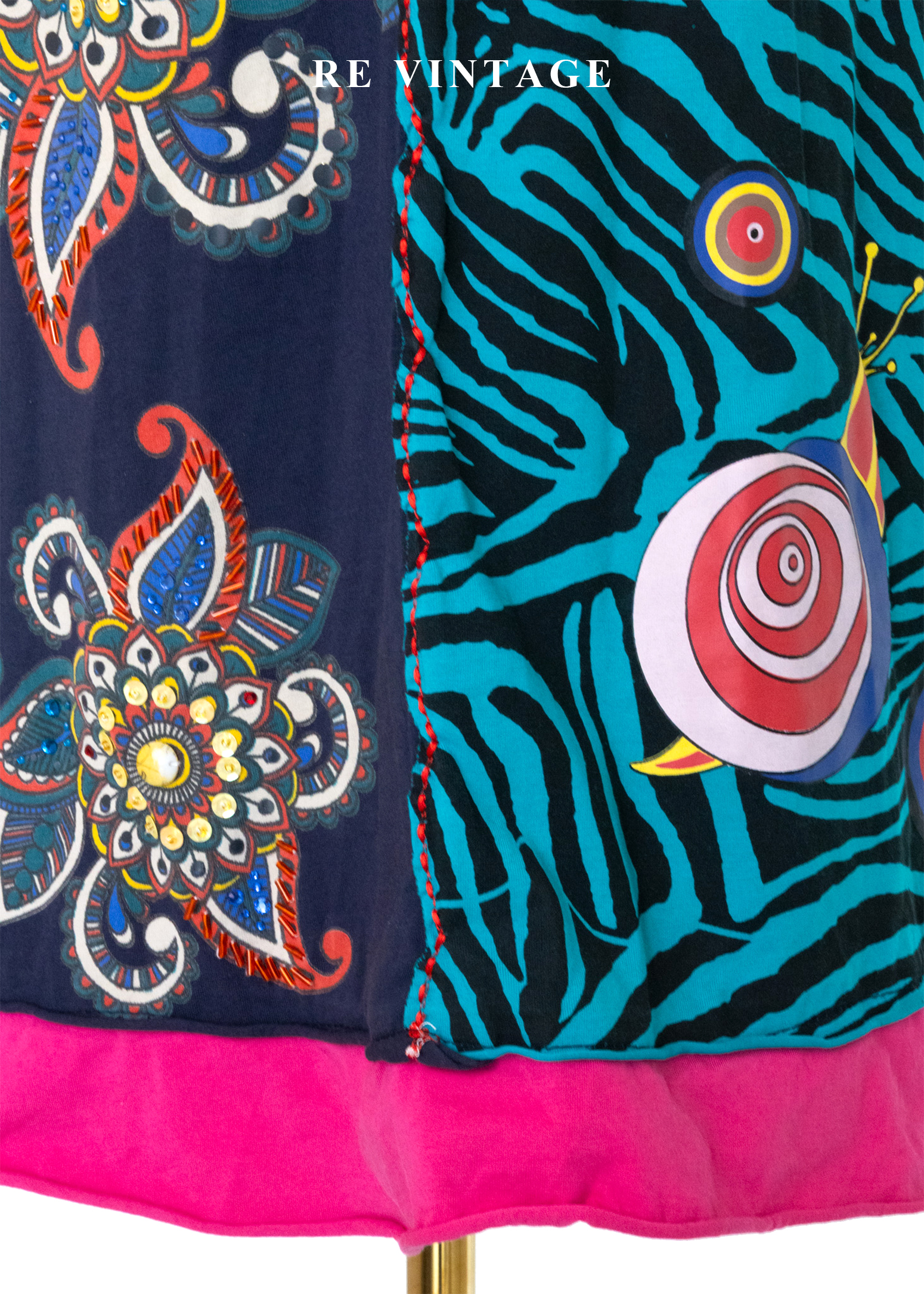 『歐洲寶貝』霓虹迴聲狂歡派對細肩帶洋裝5