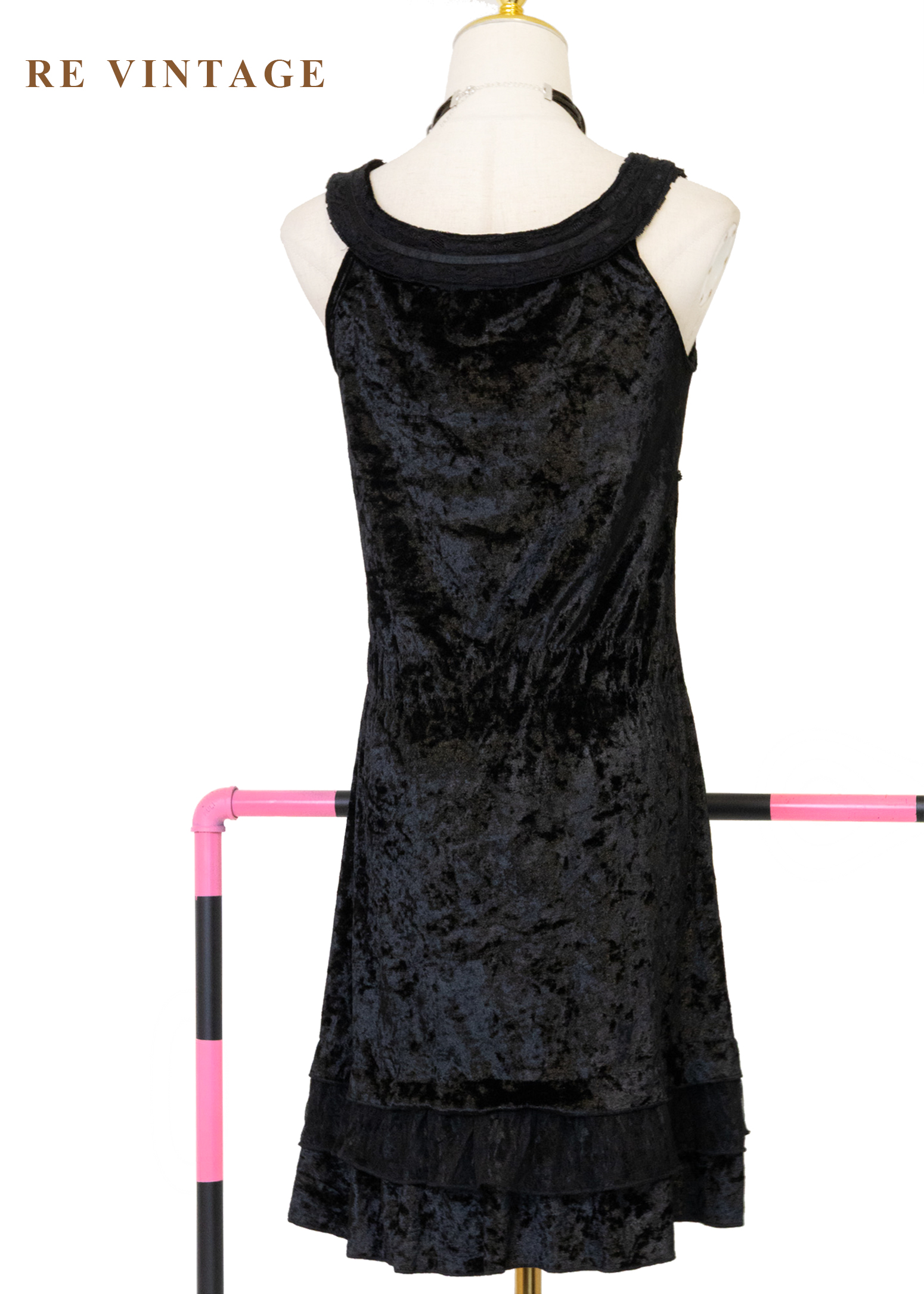 質感單品 - 黑天鵝絨布圓領迷你洋裝10