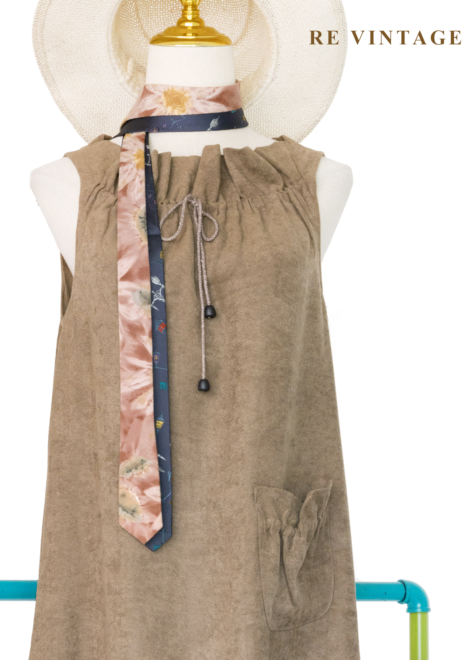 Sand Muse 抽繩花朵領口法式輕鬆洋裝3