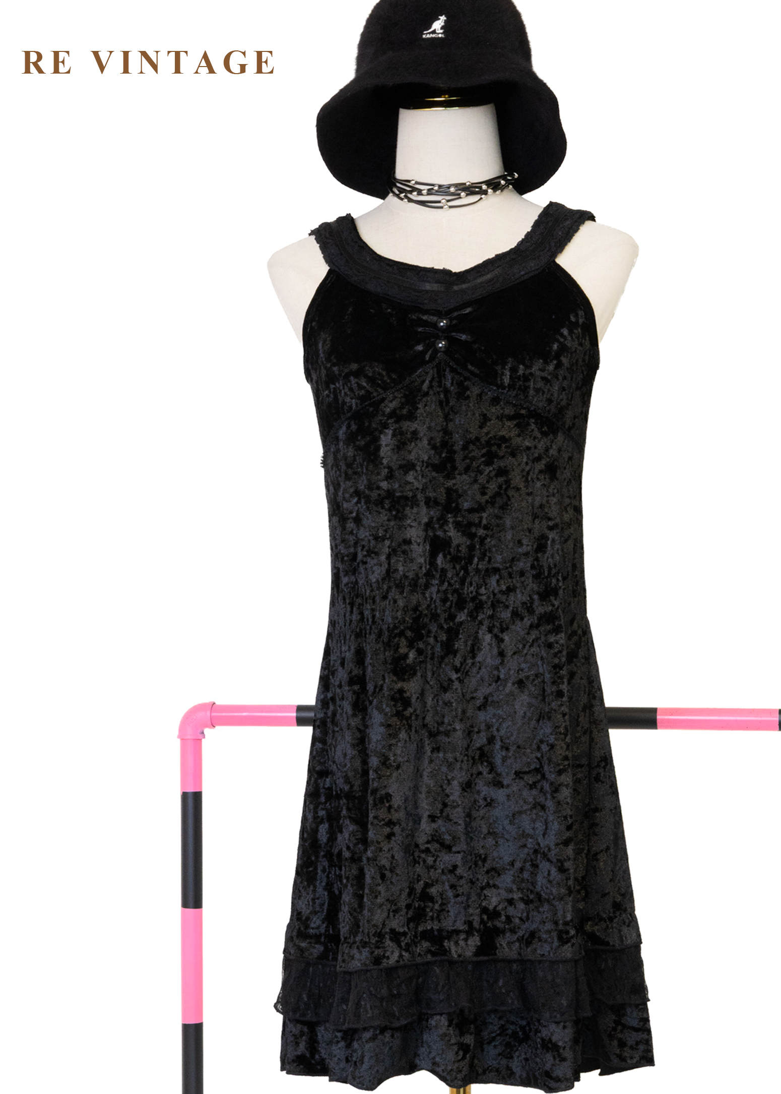 質感單品 - 黑天鵝絨布圓領迷你洋裝