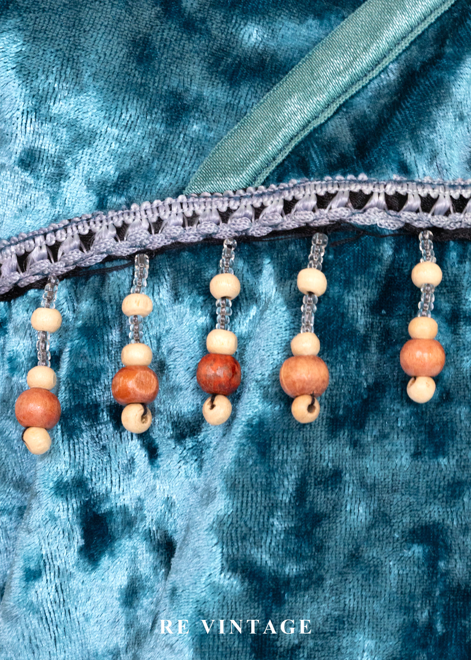 異國舞姬搖動木珠絨布背心7