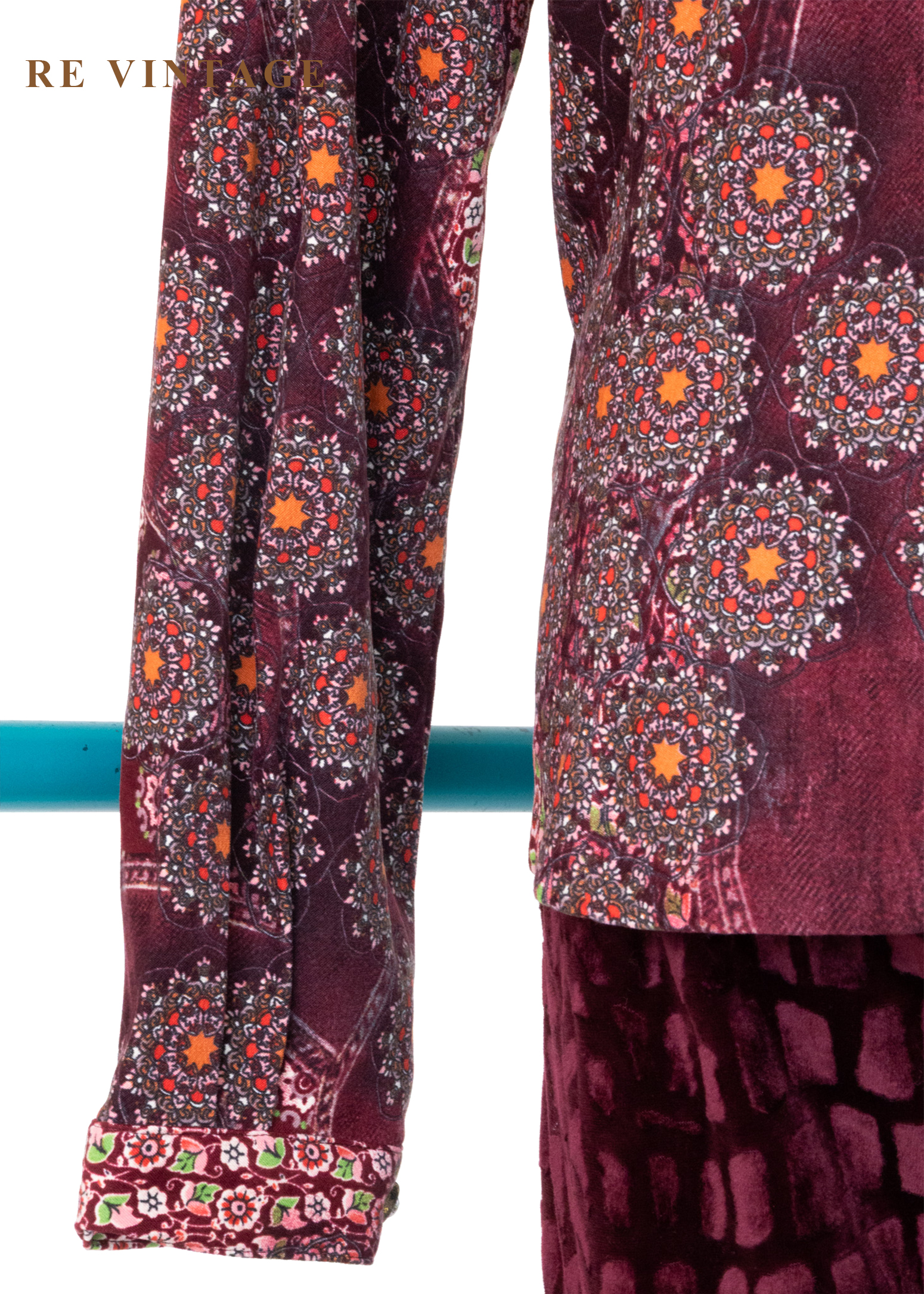 酒紅拼花的秘密訊號上衣10