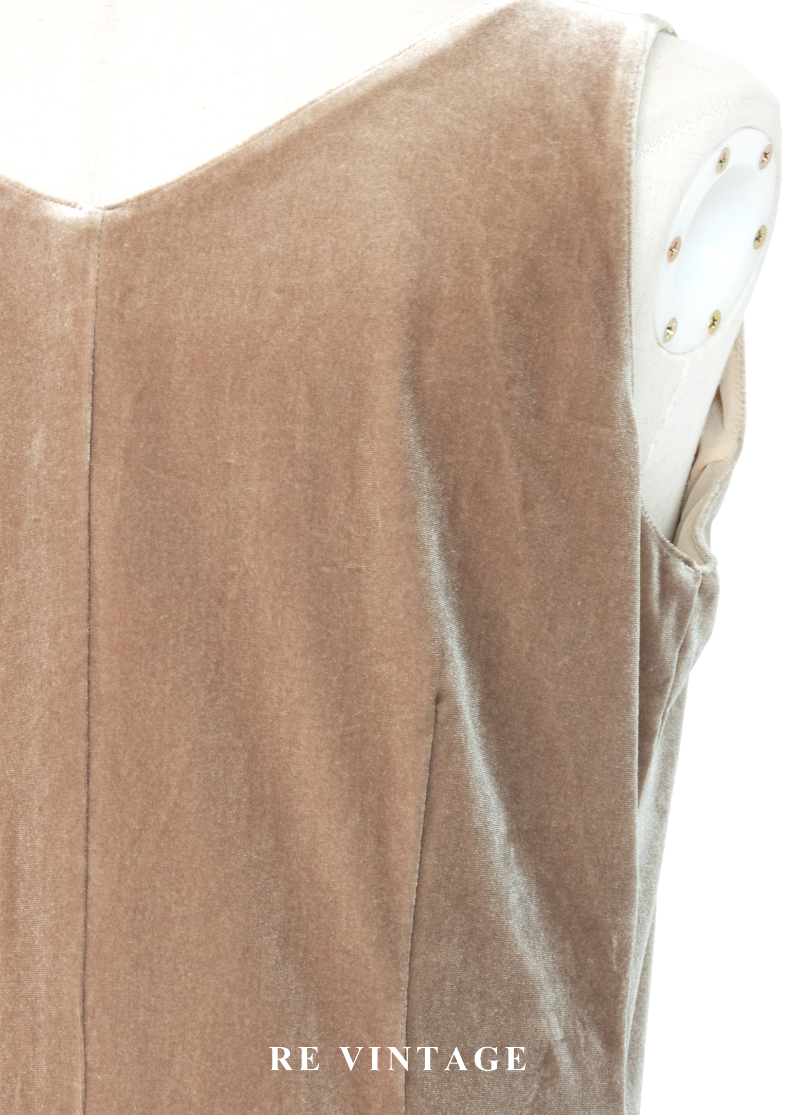 閃爍焦糖絲光珠珠刺繡絨布洋裝11