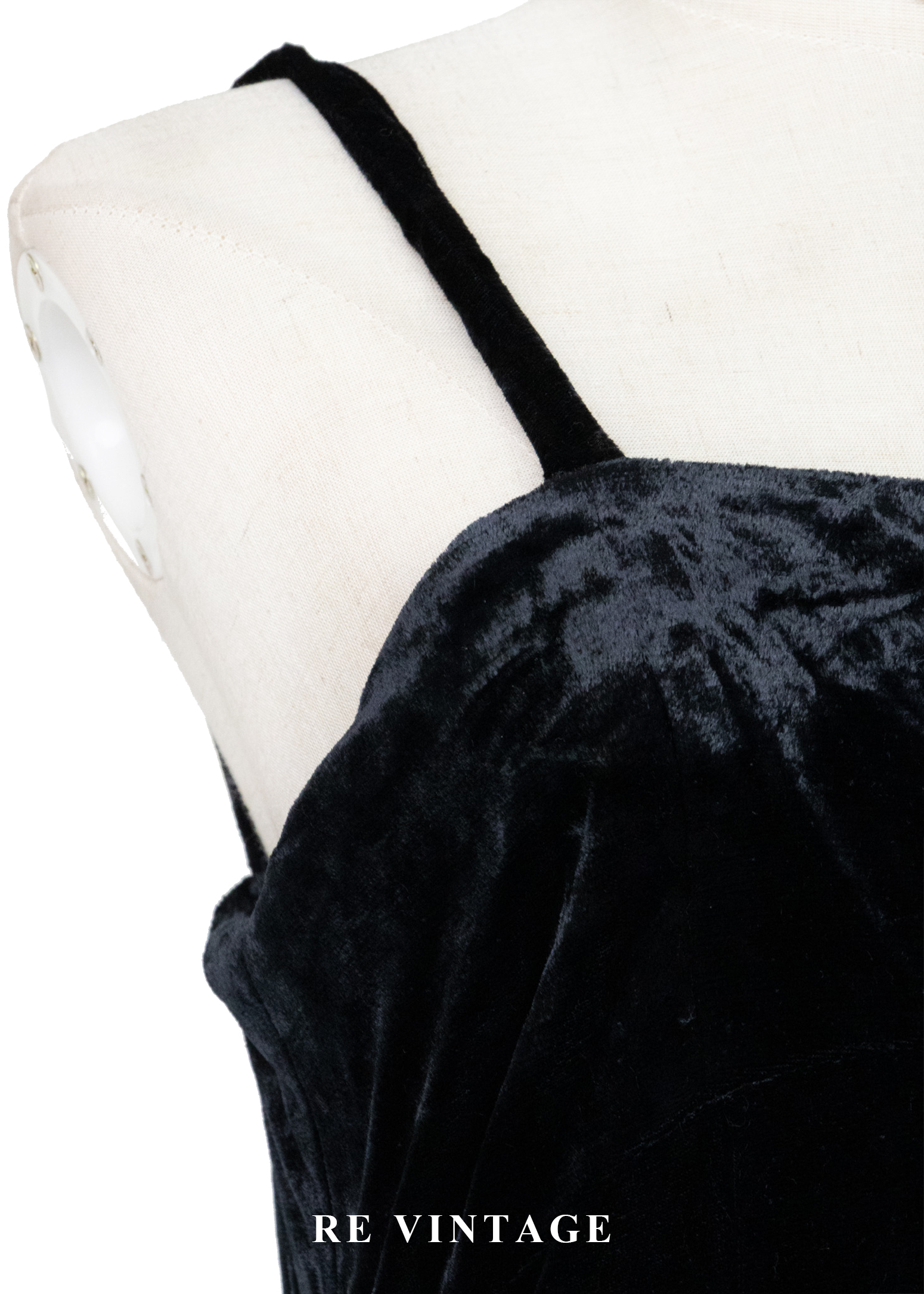 質感單品 - 低調氣質黑色絨布細肩帶洋裝6