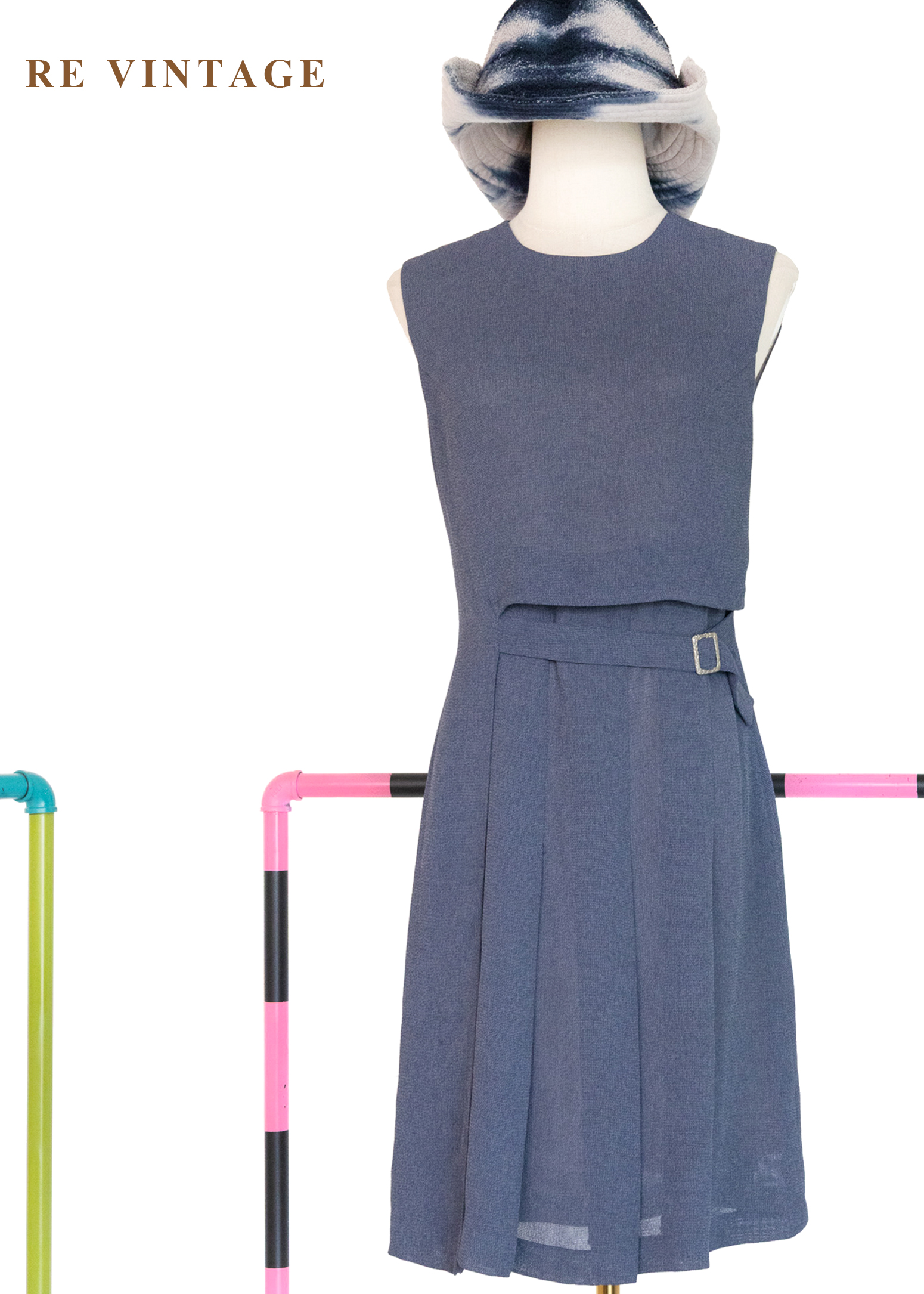 質感單品 - 線條俐落的銀釦迷你洋裝