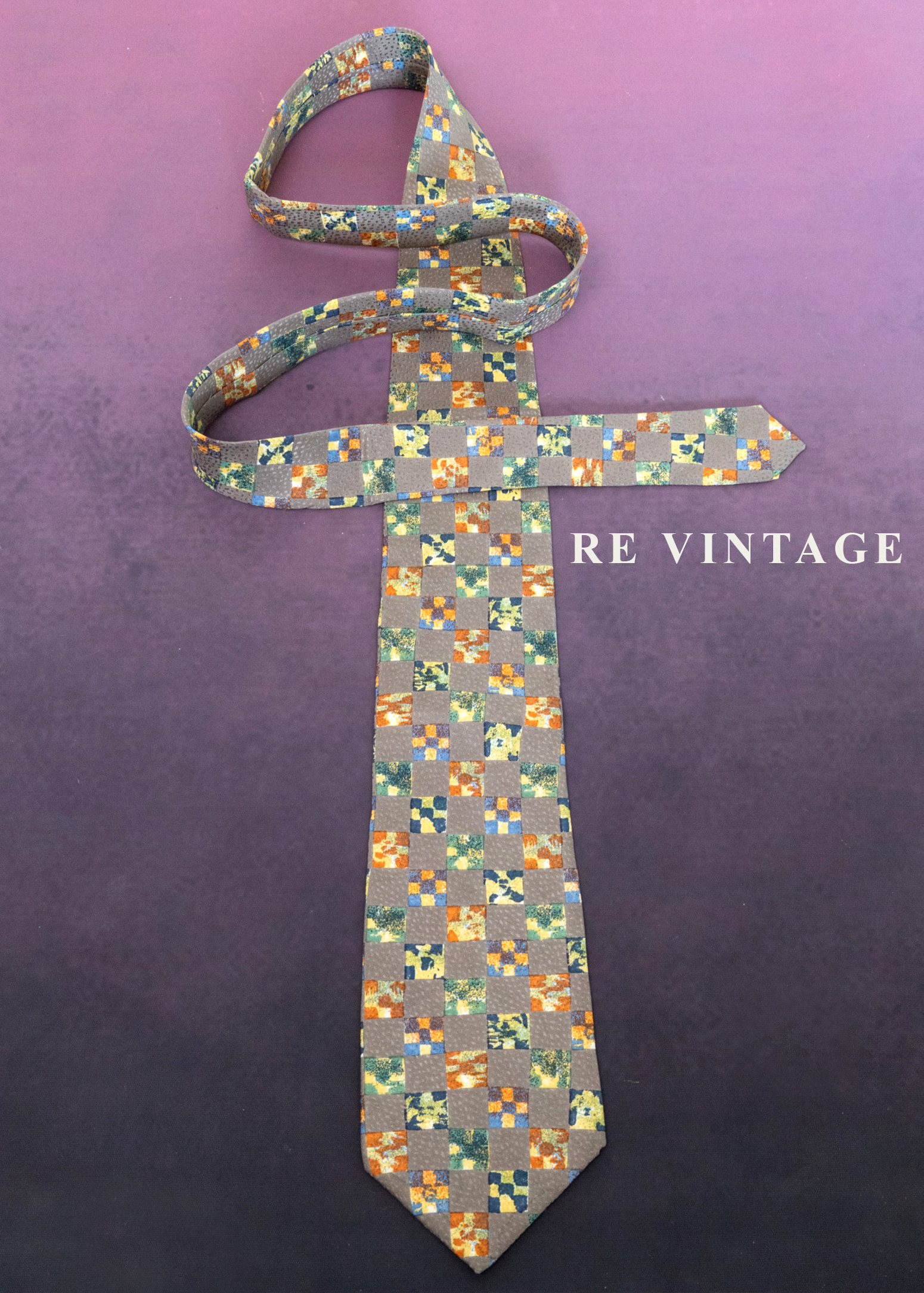 灰色世界裡の彩色方塊領帶6