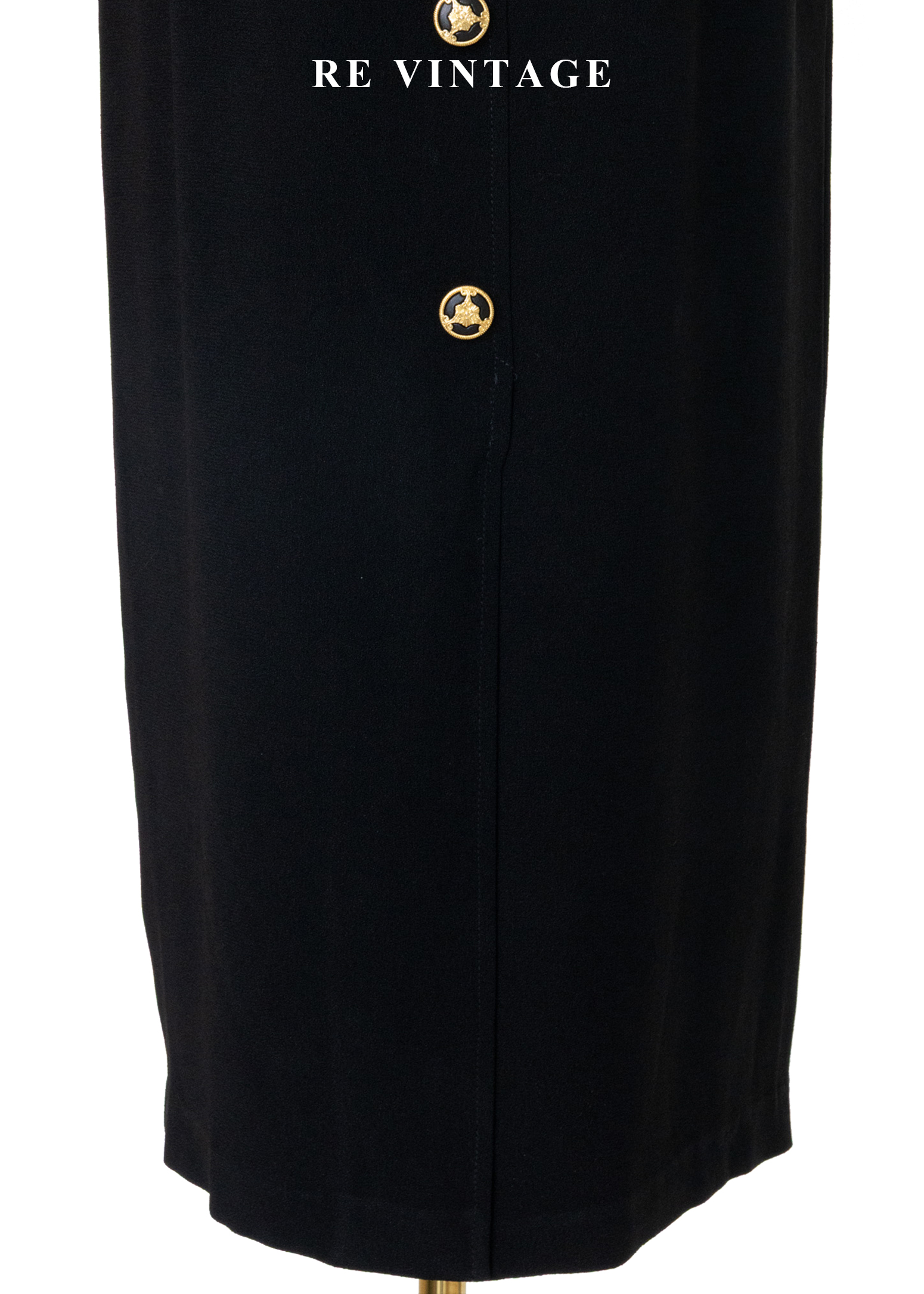 質感單品 - 高冷俐落的高腰金釦黑長裙(28")4