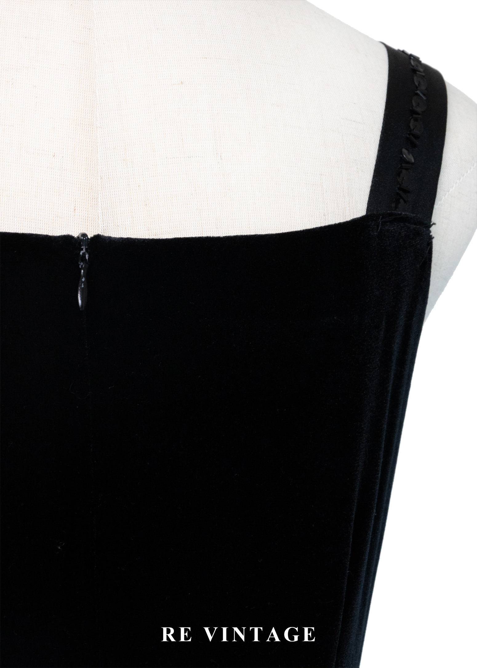 微光天鵝絨黑色連身裙13