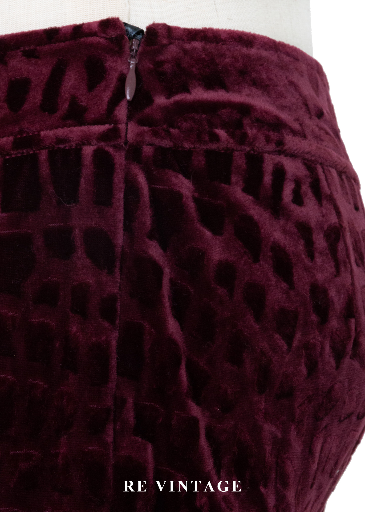 莓果色雕紋紋理絨布長褲(25")8