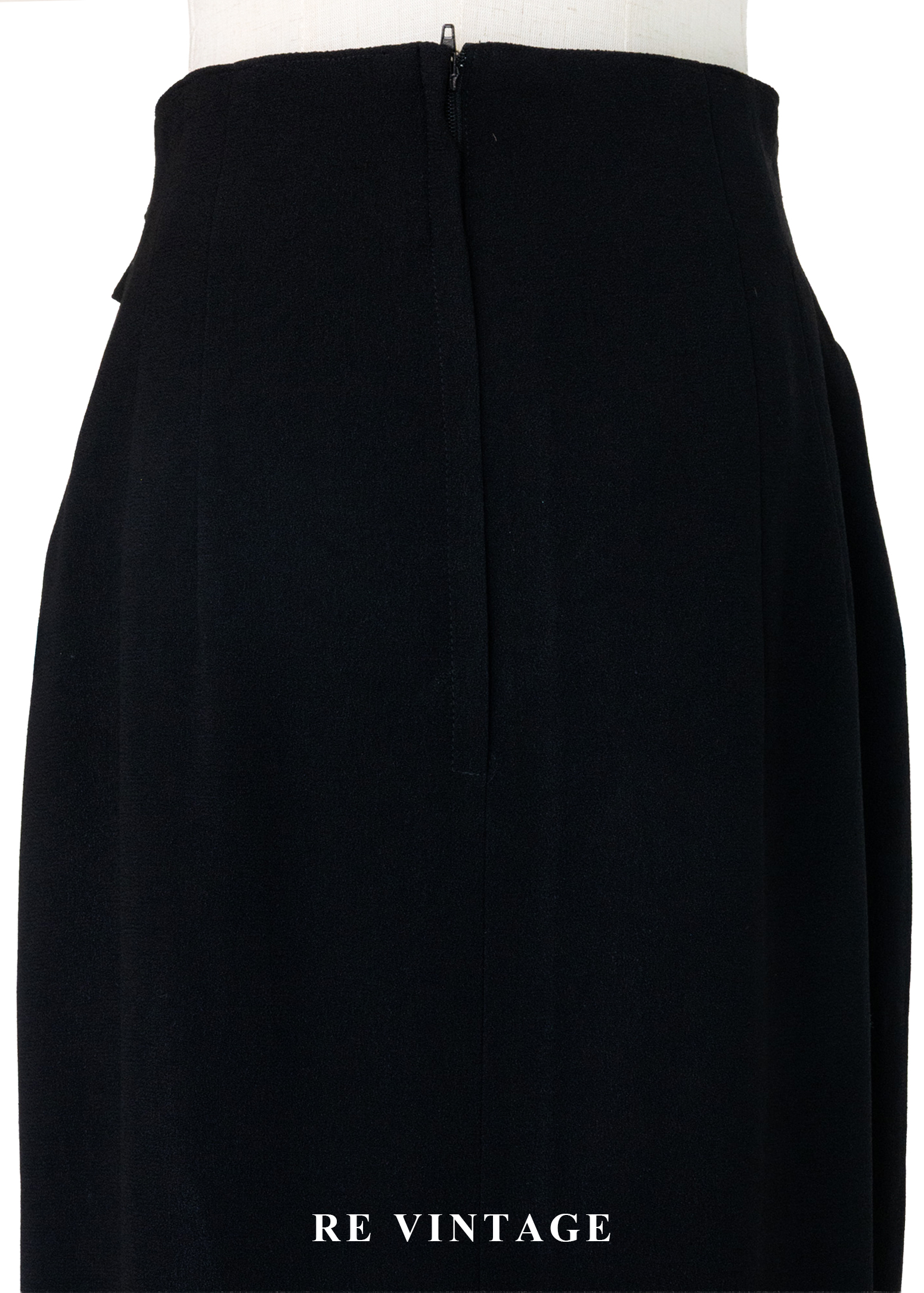 質感單品 - 高冷俐落的高腰金釦黑長裙(28")11