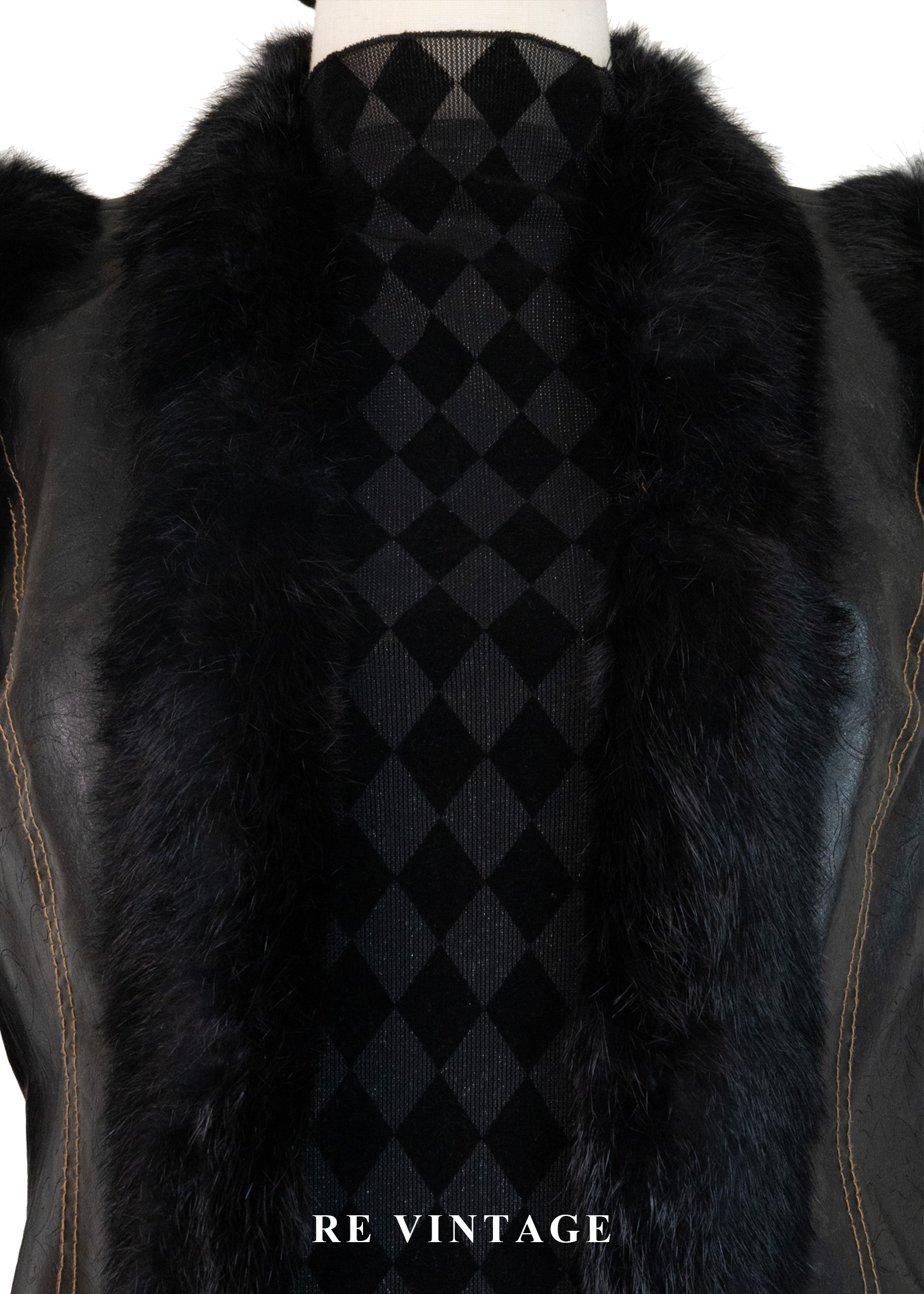 細緻壓花皮革毛毛背心3