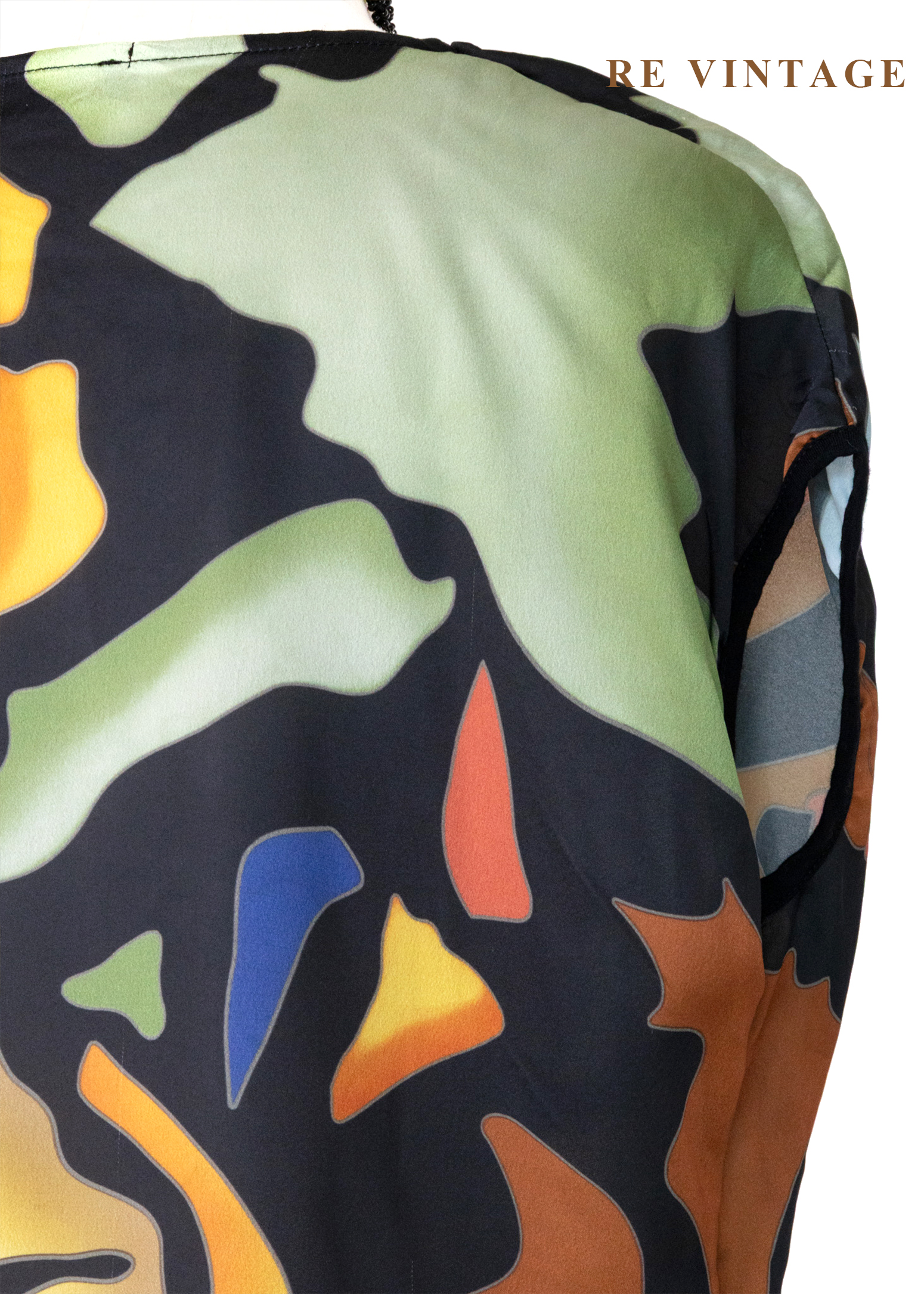 Shapes in Motion 色彩碰撞上衣15