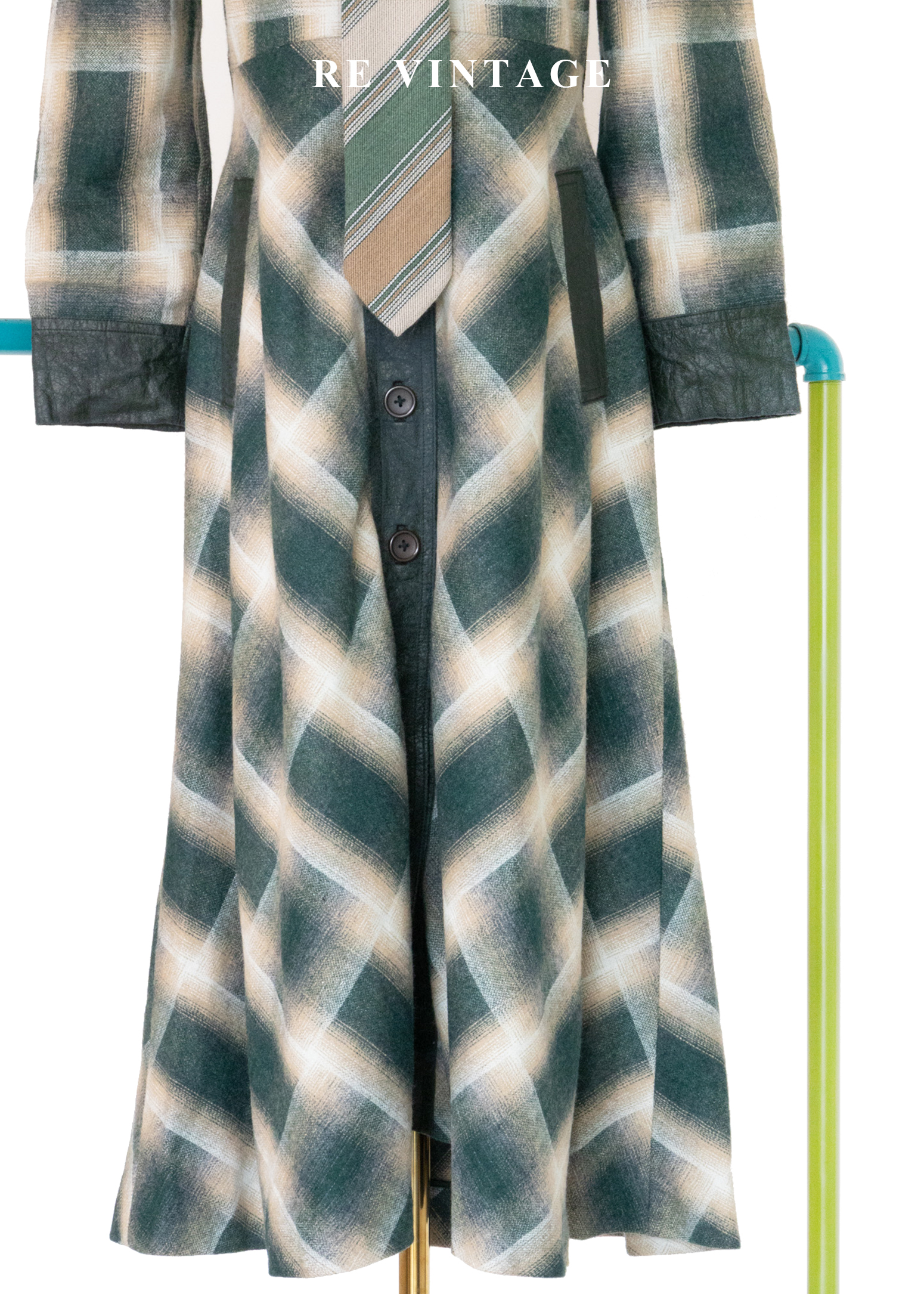 Echo in the Pines 霧裡森林格紋長洋裝10