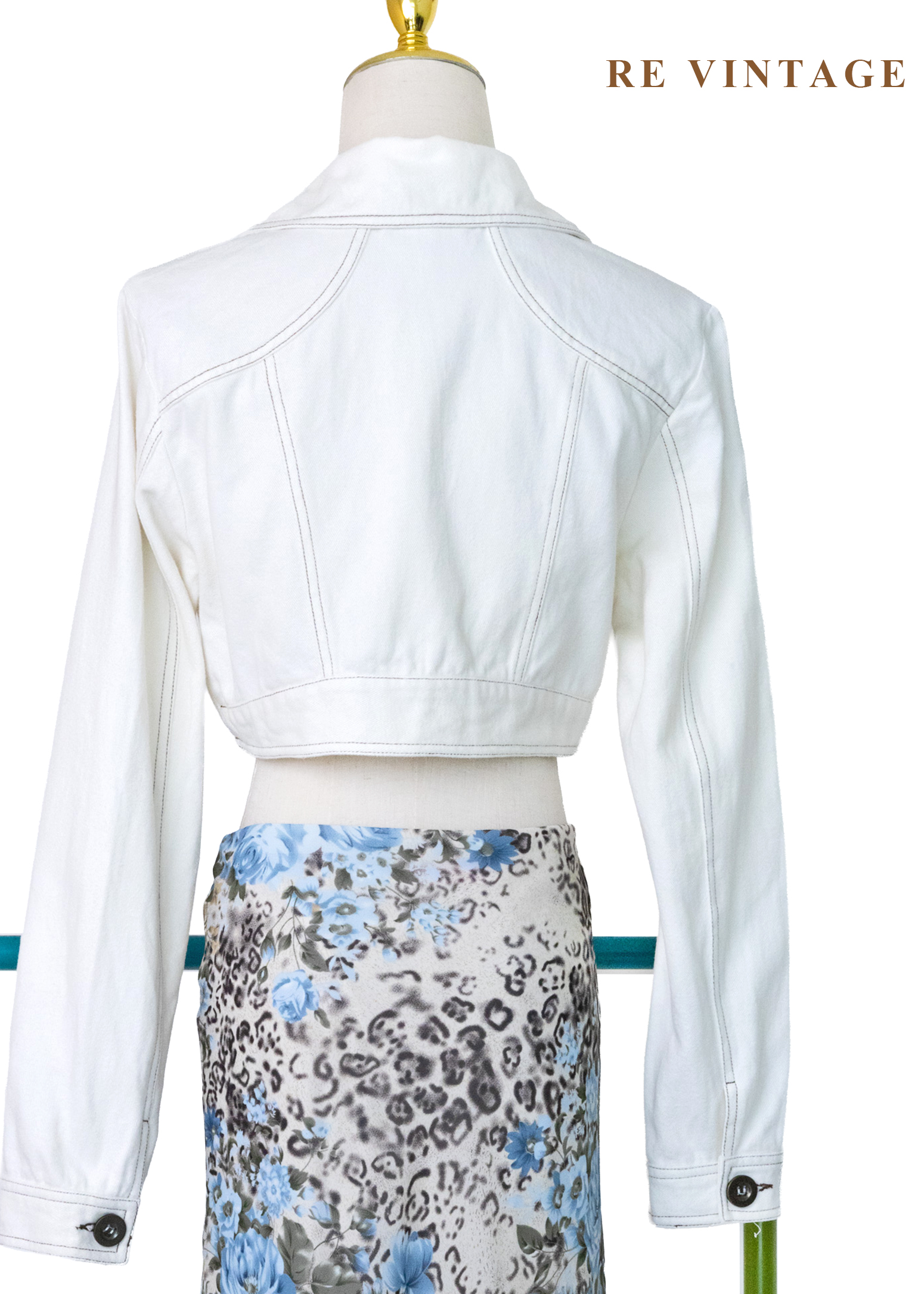 輕拂過香草田的風- 刺繡短版翻領外套8