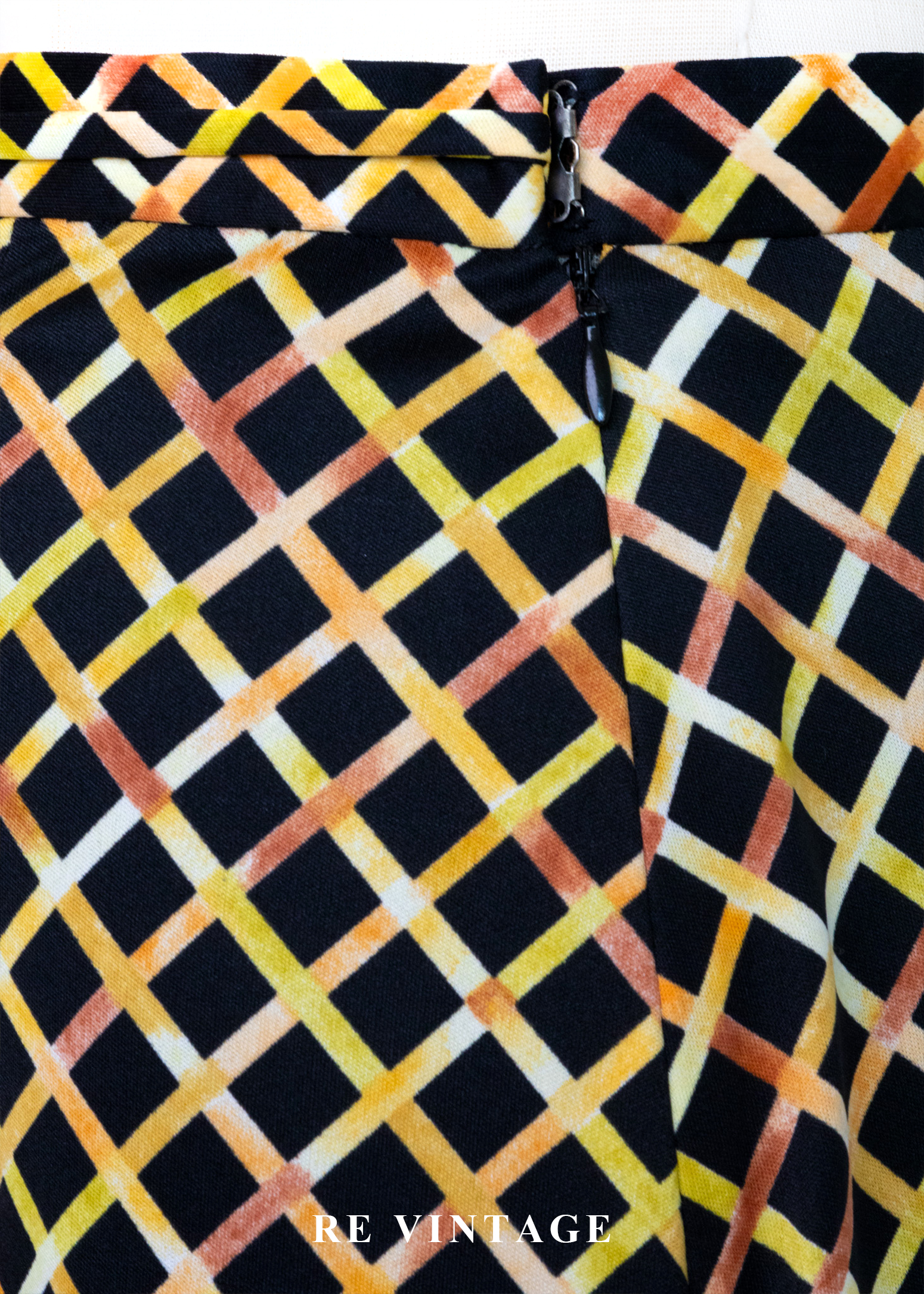 強烈黑與黃菱格紋長裙(26")9