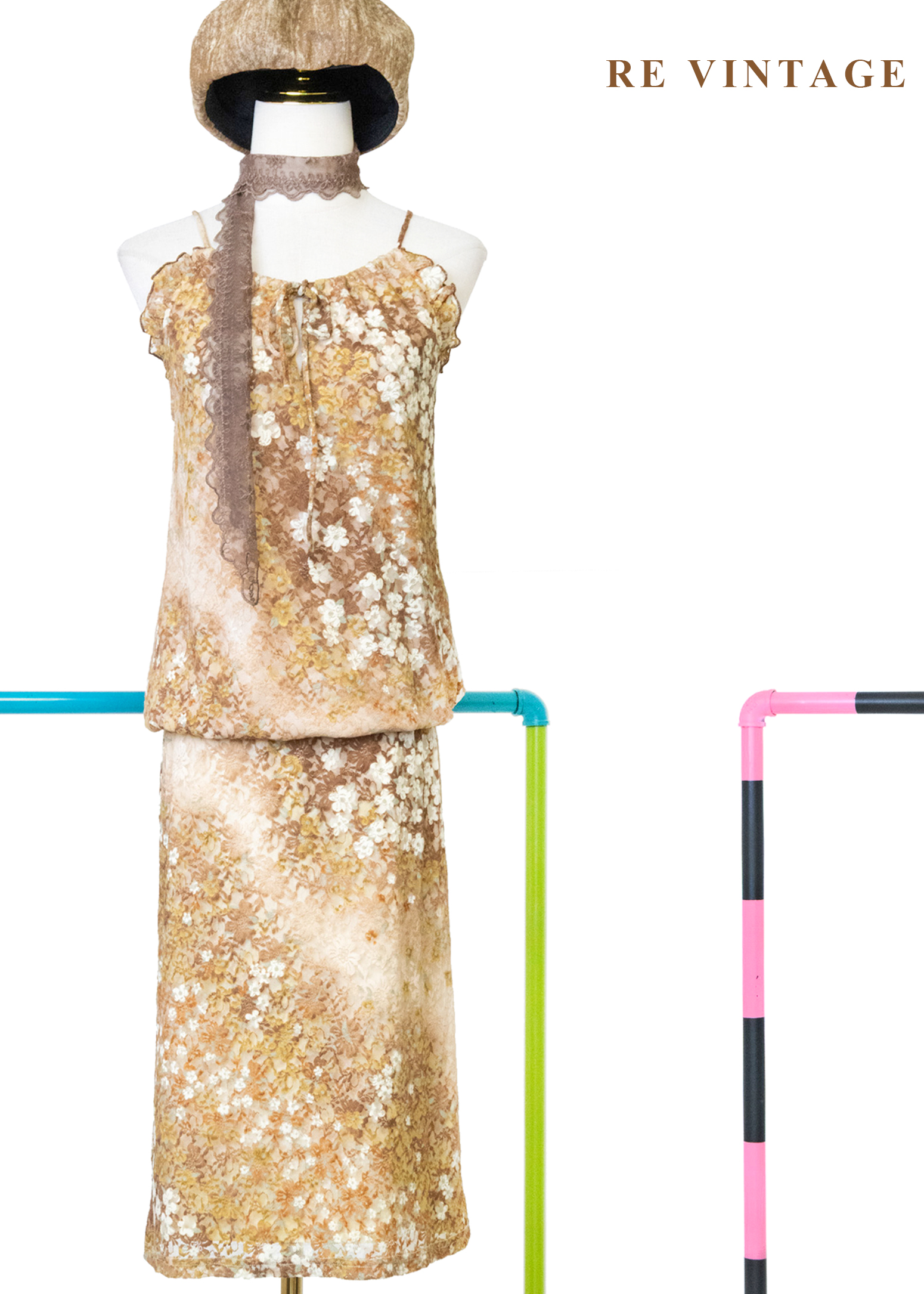 焦糖杏色色蕾絲小碎花鬆緊腰洋裝1