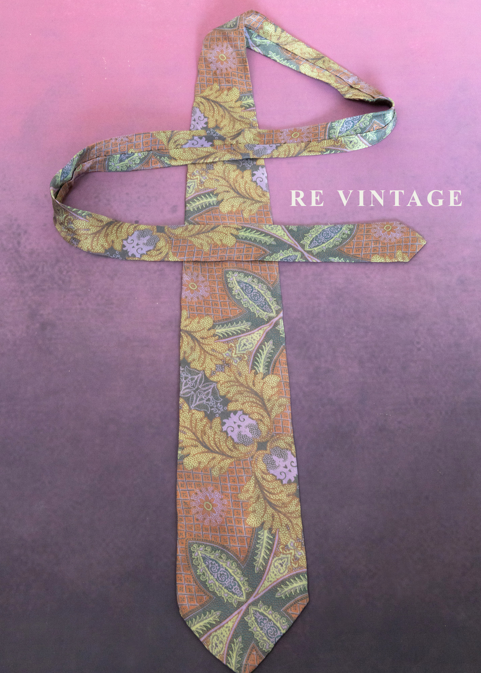 華麗的曲線與繁華交錯領帶