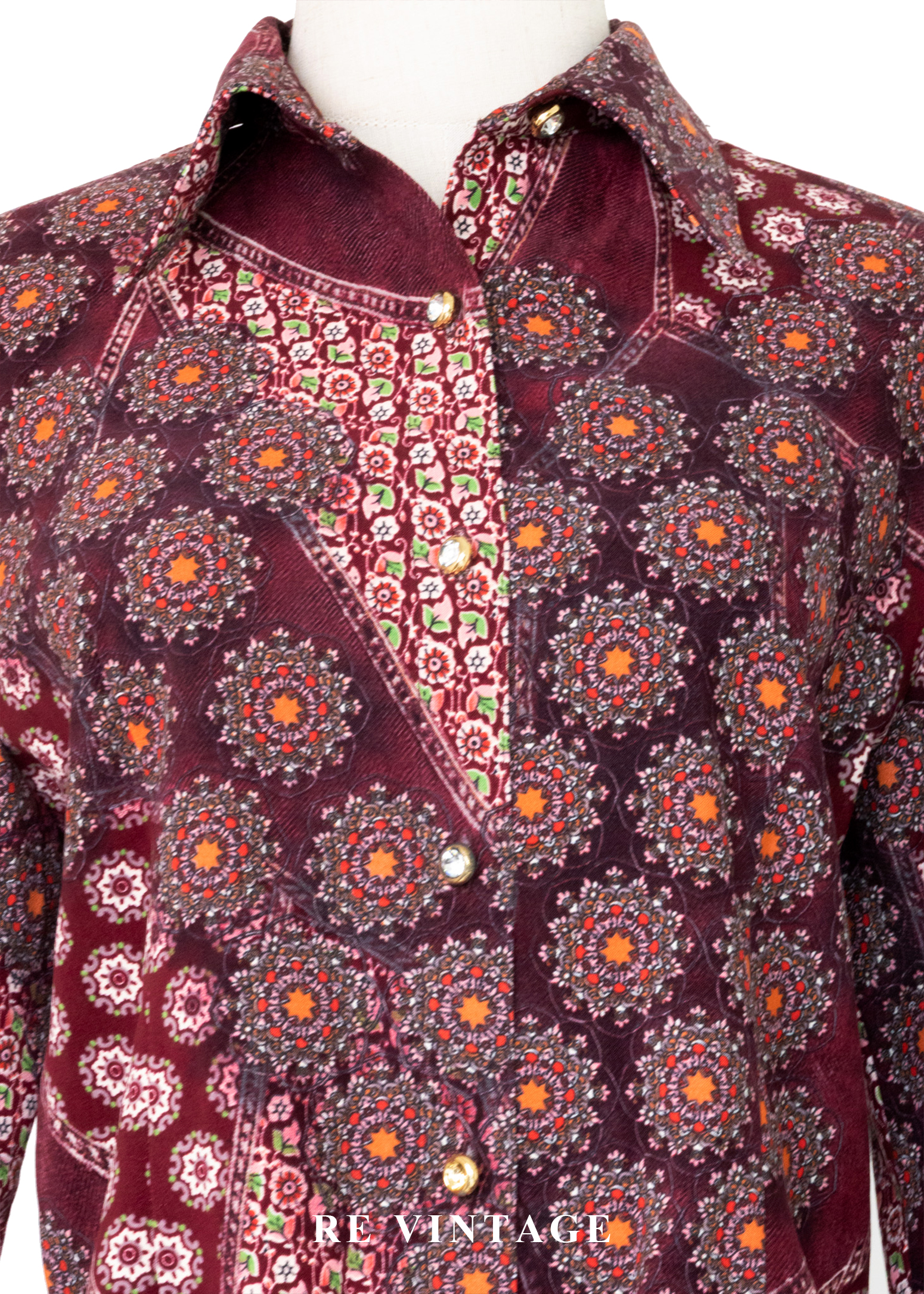 酒紅拼花的秘密訊號上衣3