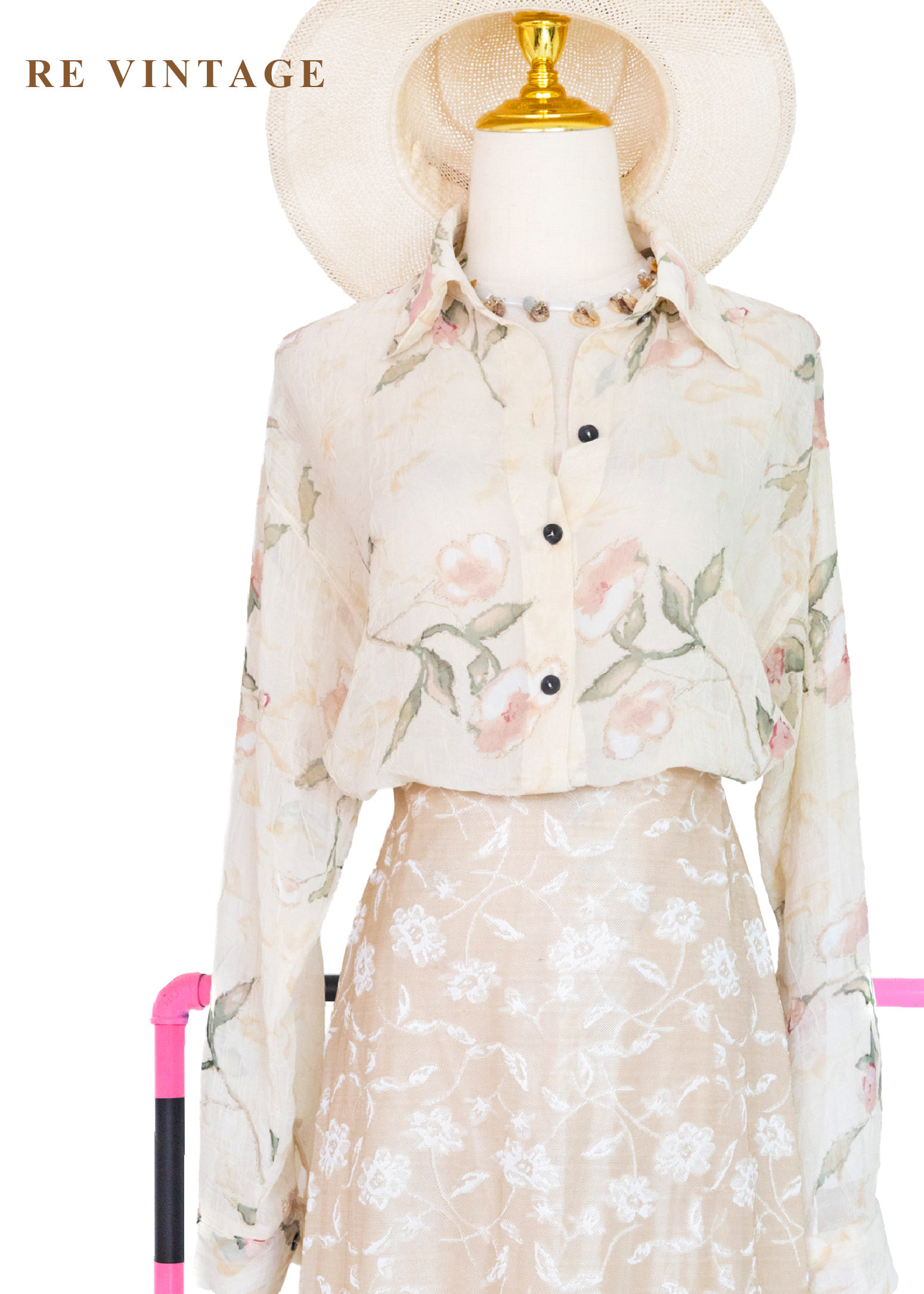 Petal Mist 浪漫花朵壓紋襯衫