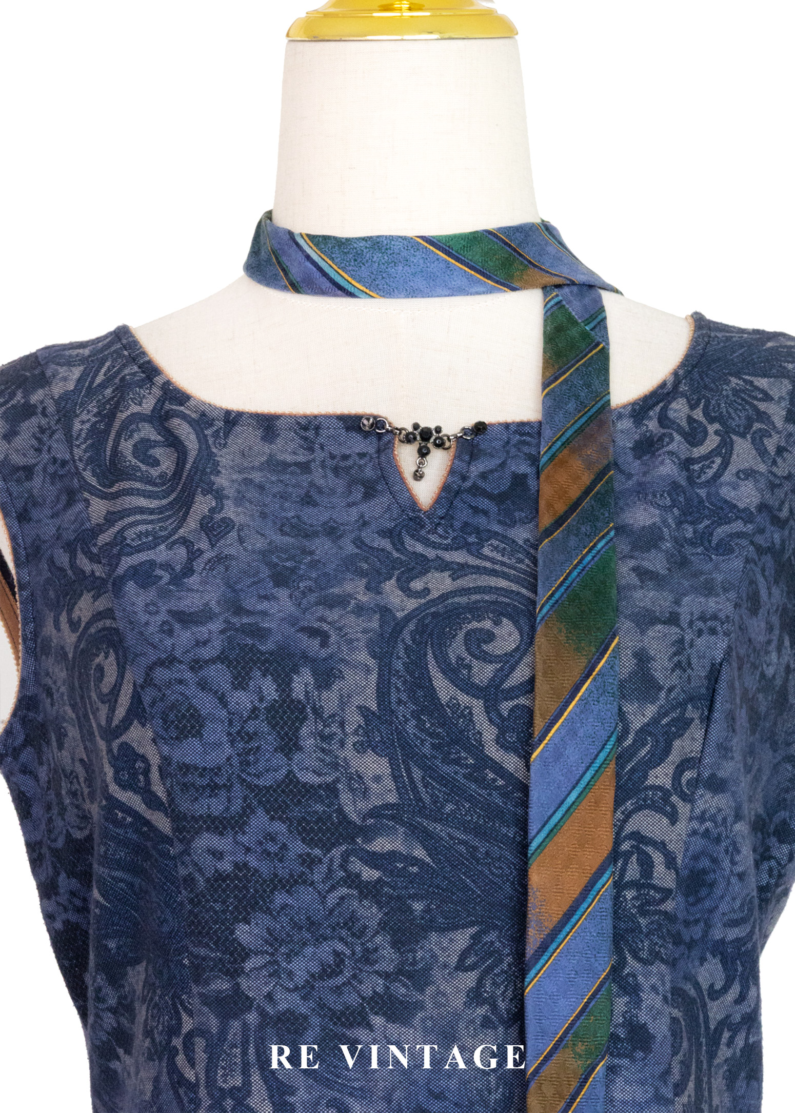 典雅墨藍色壓花圖騰上衣3