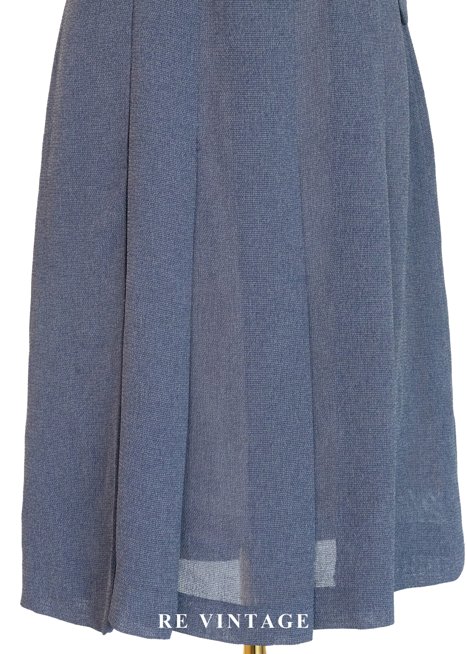 質感單品 - 線條俐落的銀釦迷你洋裝8