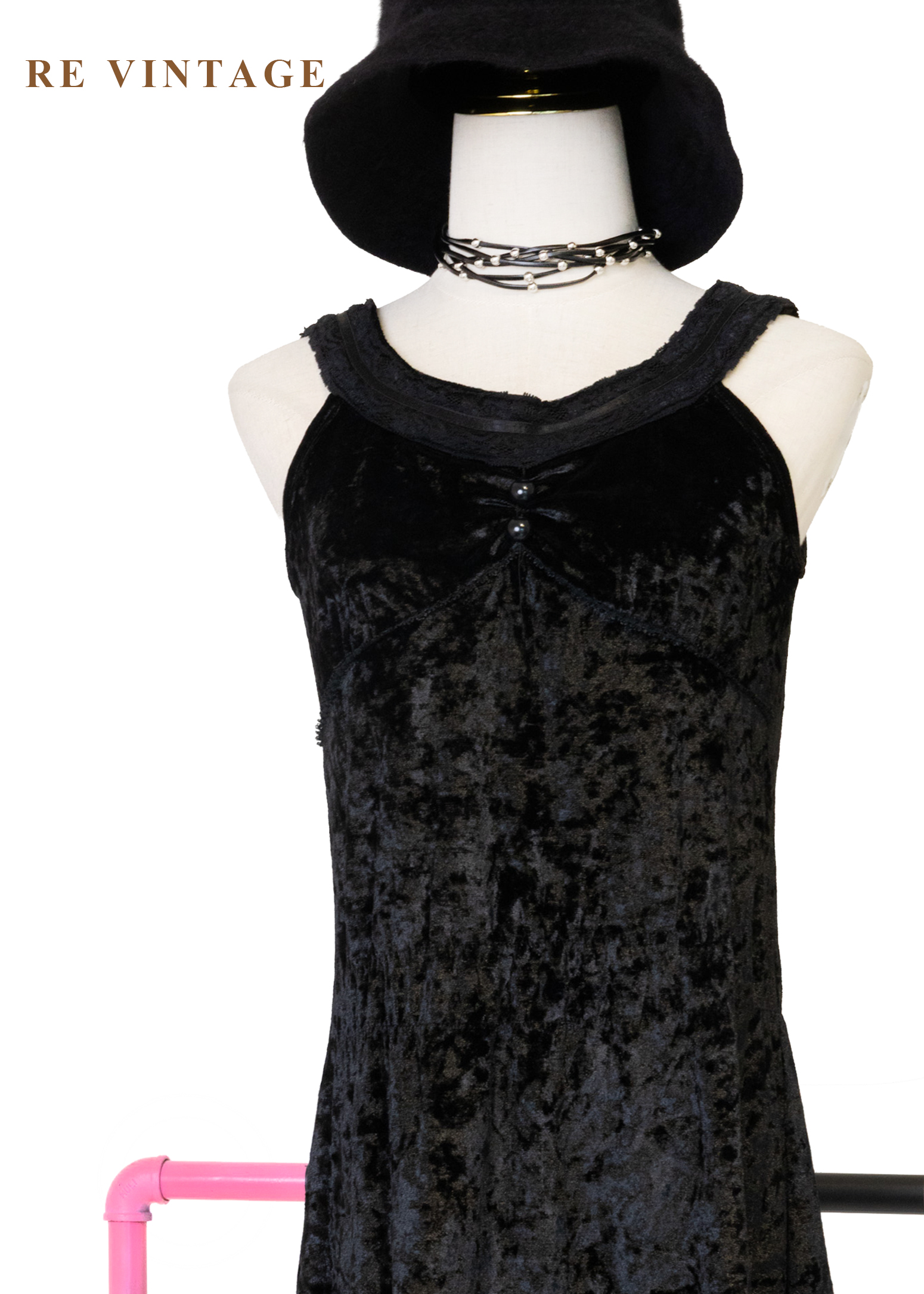 質感單品 - 黑天鵝絨布圓領迷你洋裝7