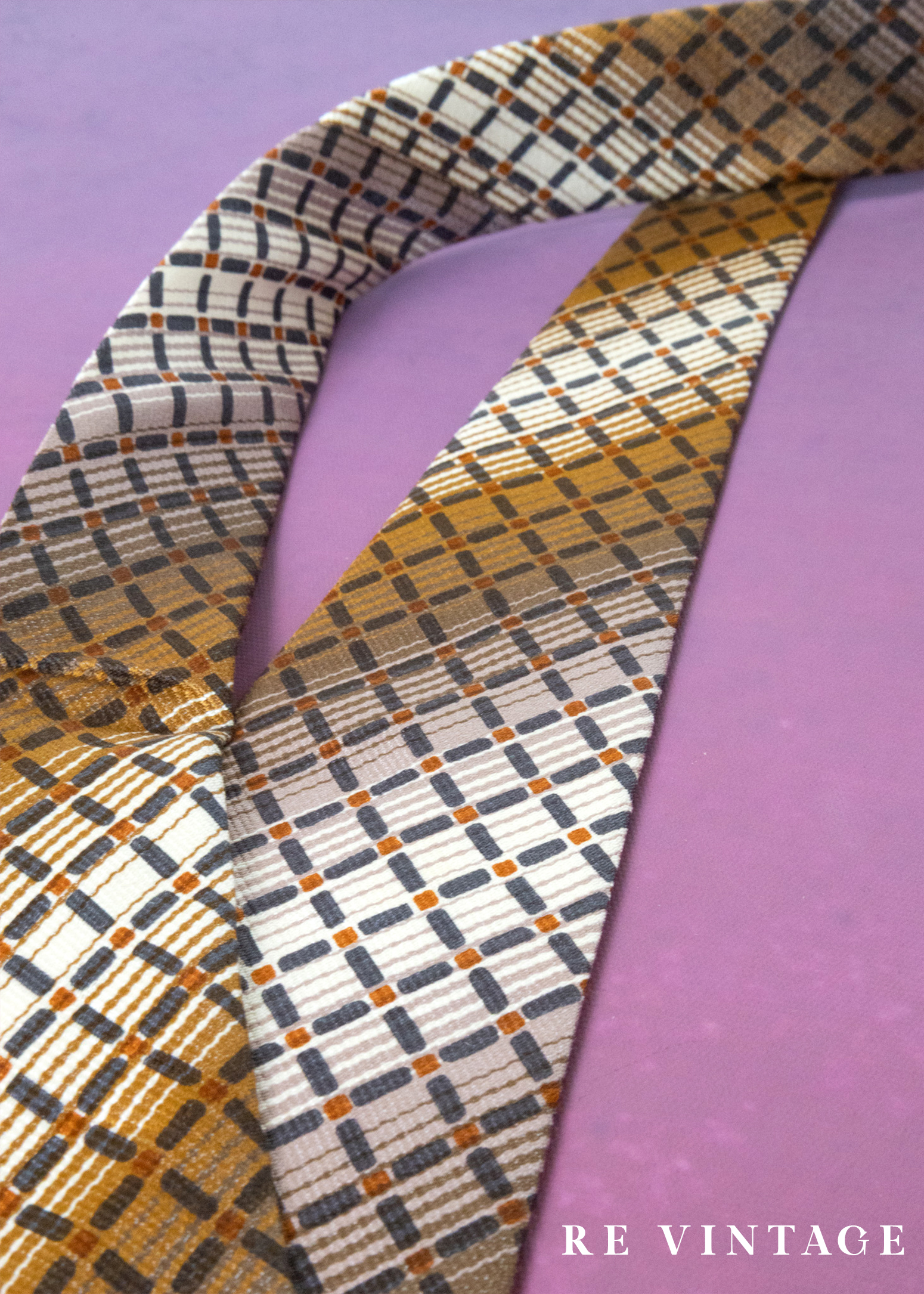 褐霧斜影格紋排列領帶9