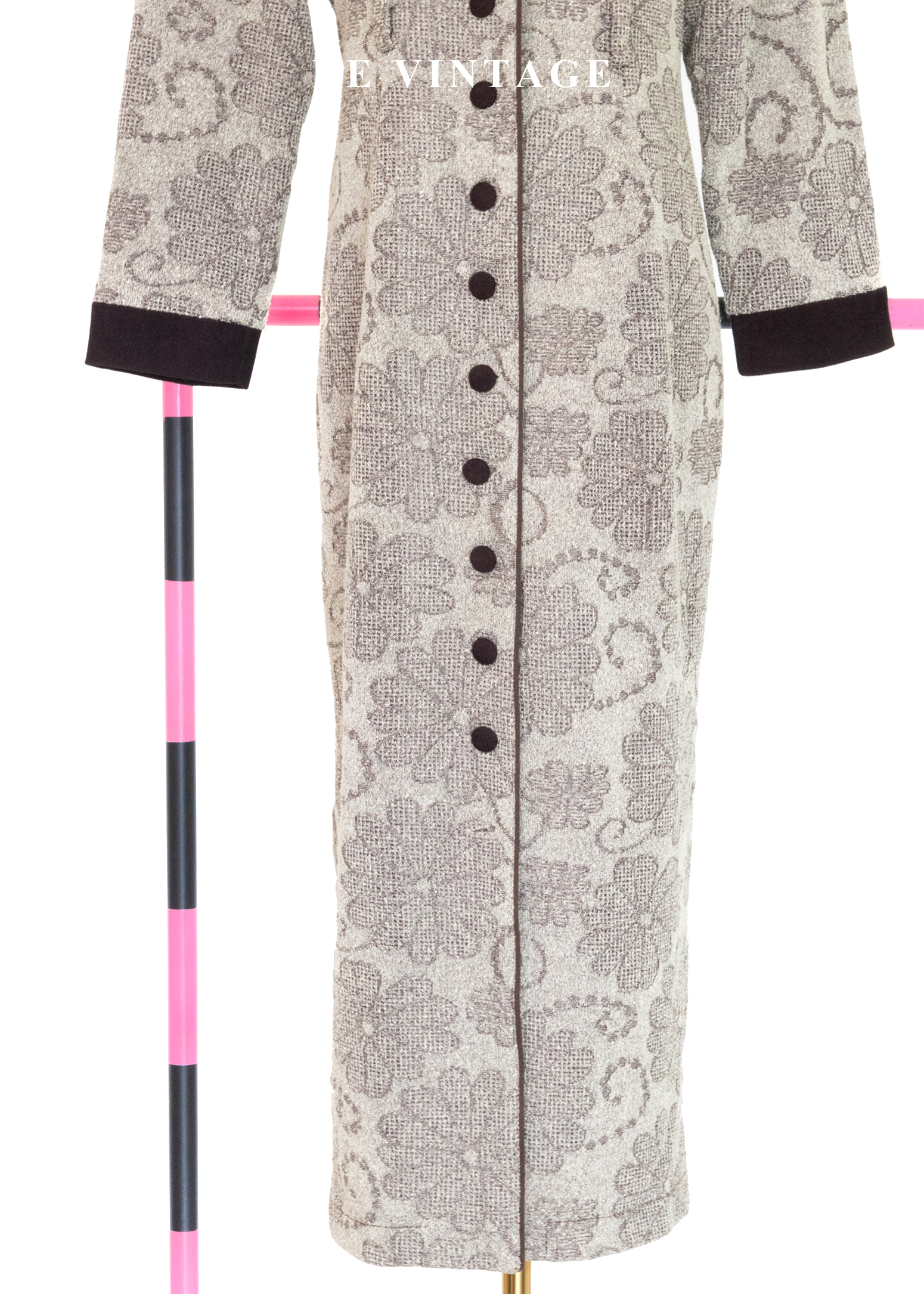 質感單品 - 溫潤培茶壓印花紋西裝式長洋裝4