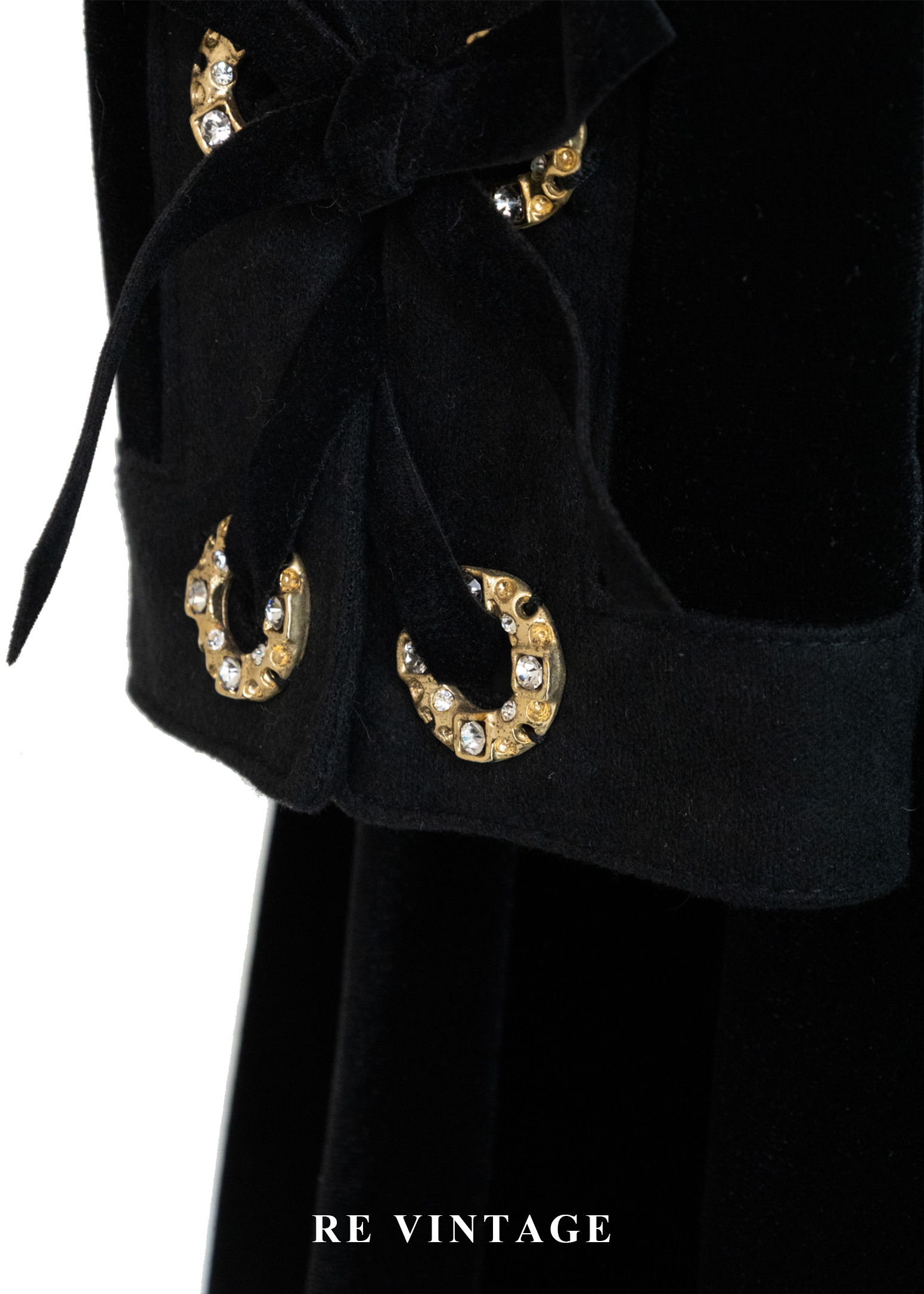 宮廷中優雅叛逆黑絨蕾絲洋裝6