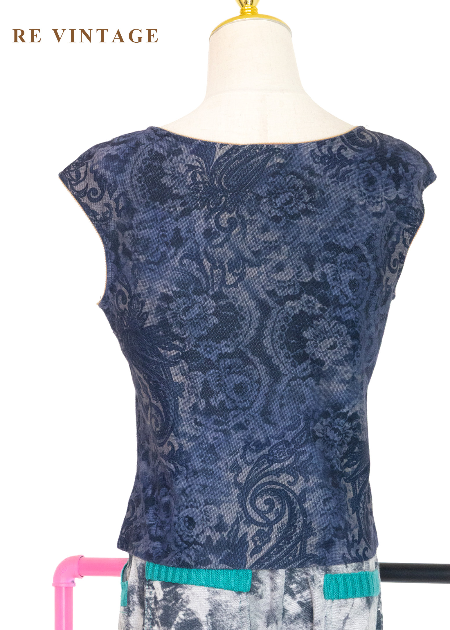 典雅墨藍色壓花圖騰上衣9