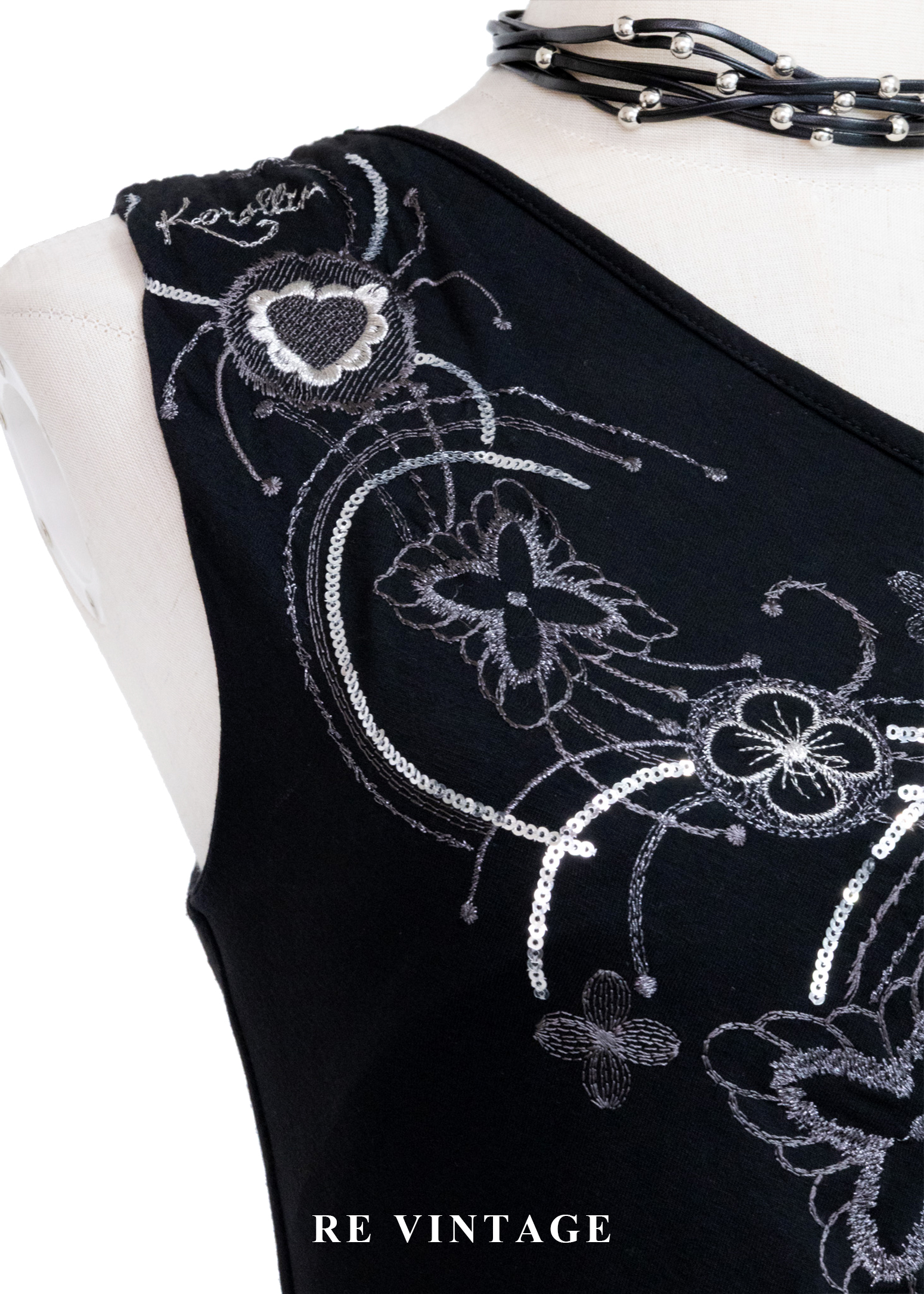 『歐洲寶物』夜宴上的黑天鵝斜肩刺繡抓褶洋裝7