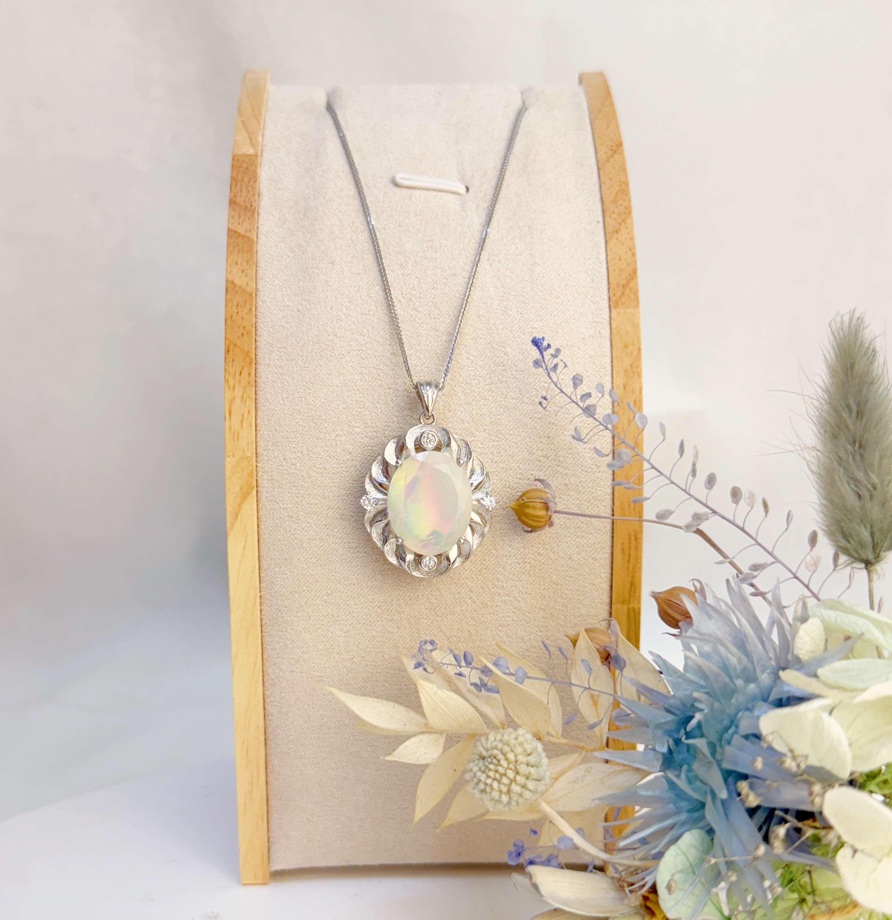 高韻光遊彩/透體料-《頂級高光遊彩蛋白石珠寶項鍊》橢圓切割