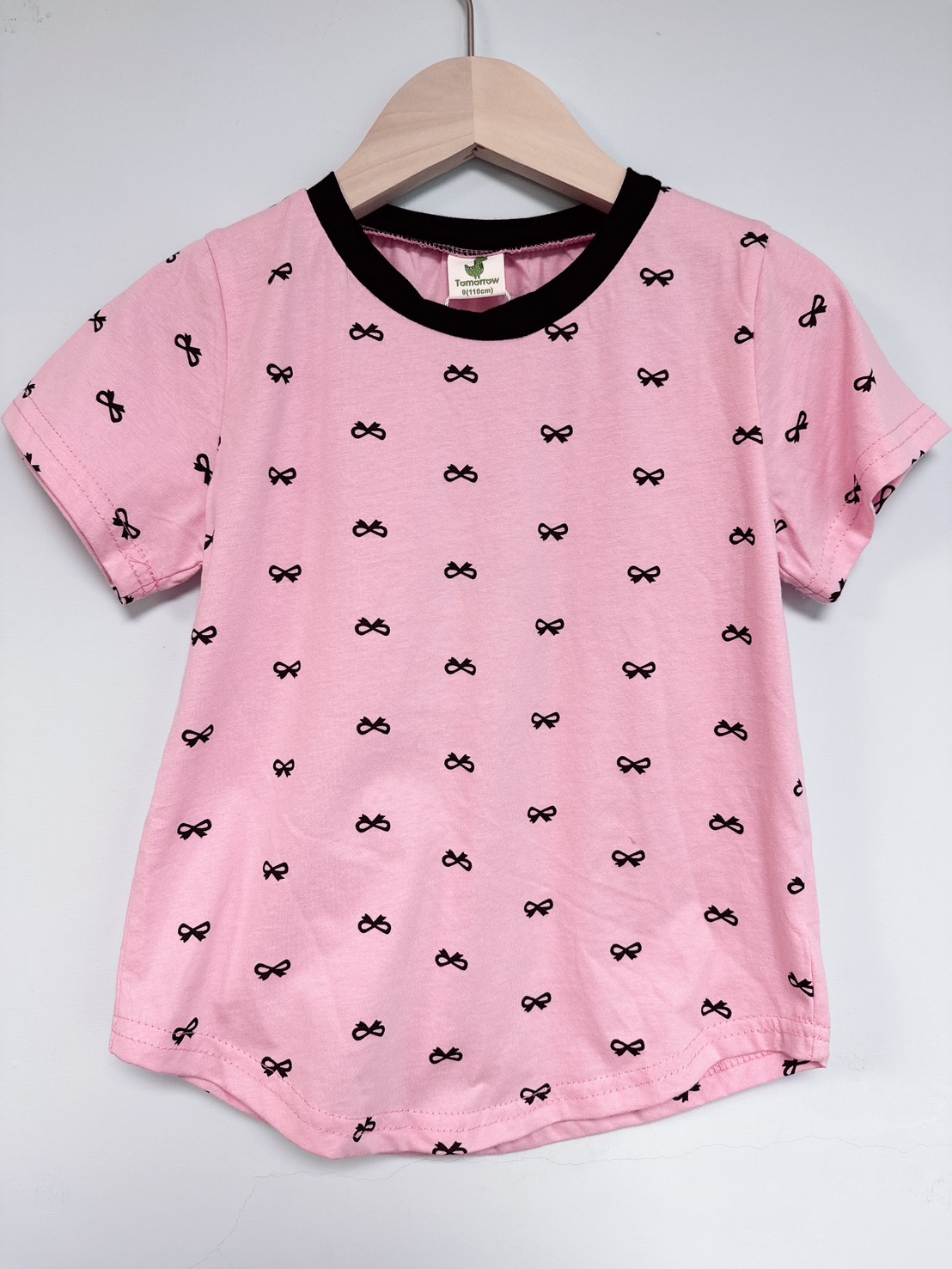 【Pink bow滿版個性粉色底黑色蝴蝶結|短T】1