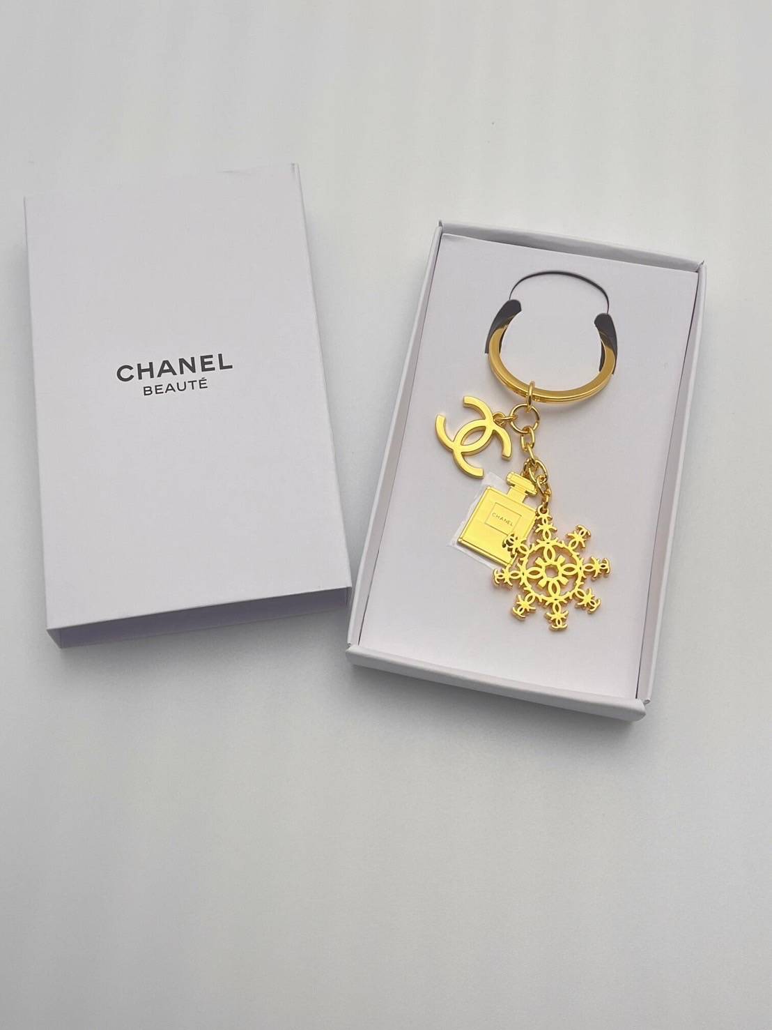 Chanel 2024聖誕限定鑰圈