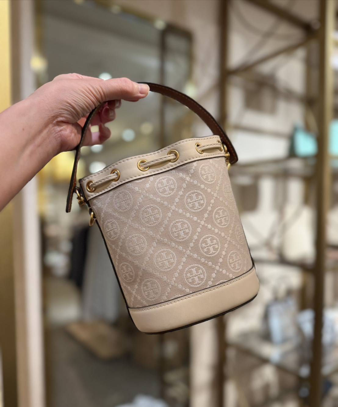 🇺🇸 Tory Burch 專櫃款 經典白色拼老花迷你水桶包（已匯款訂金）