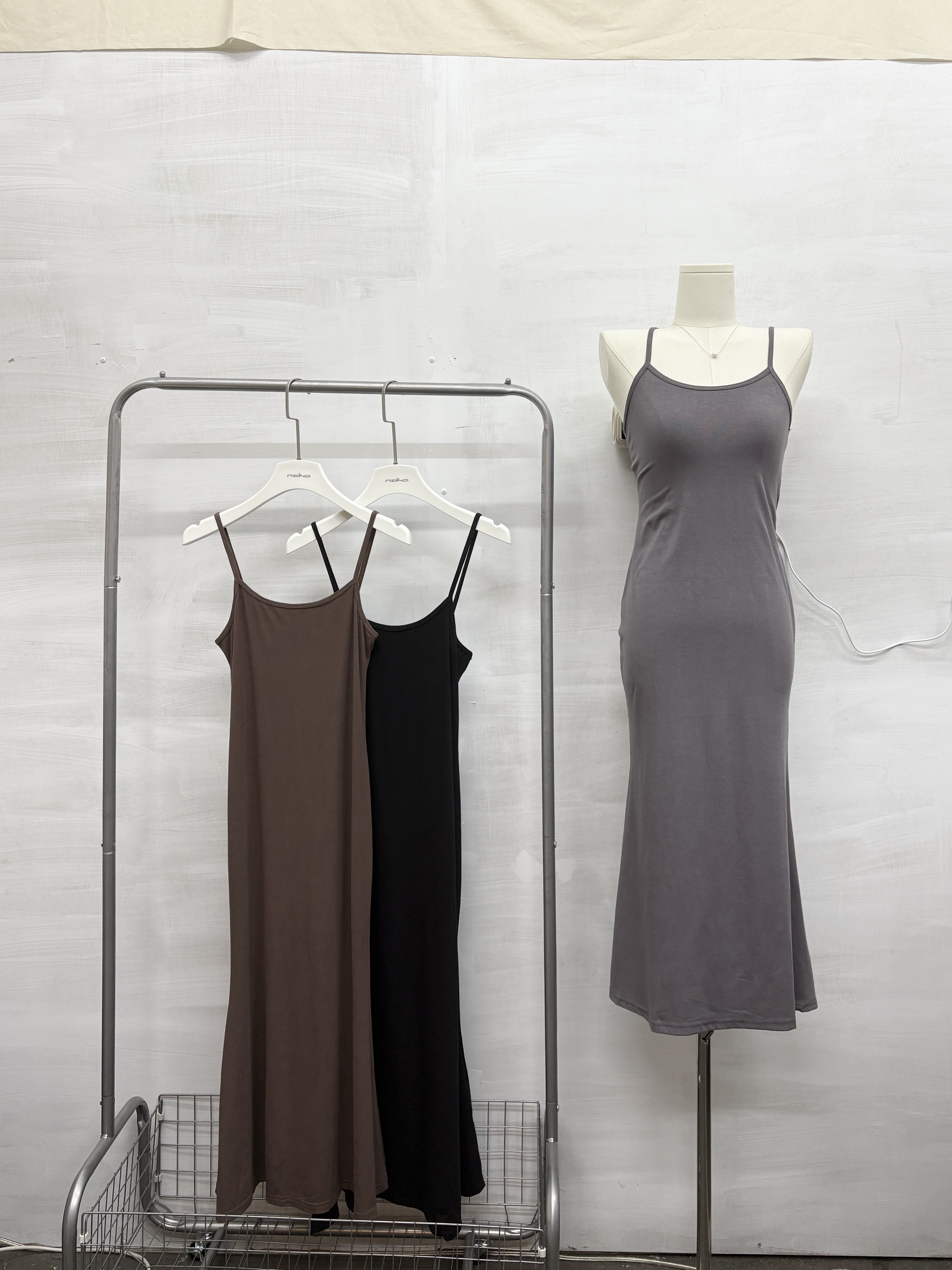 細肩貼身連身長裙