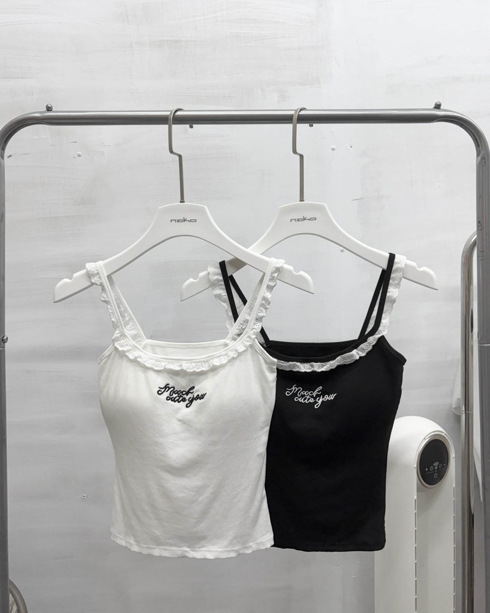 蕾絲U領細肩背心