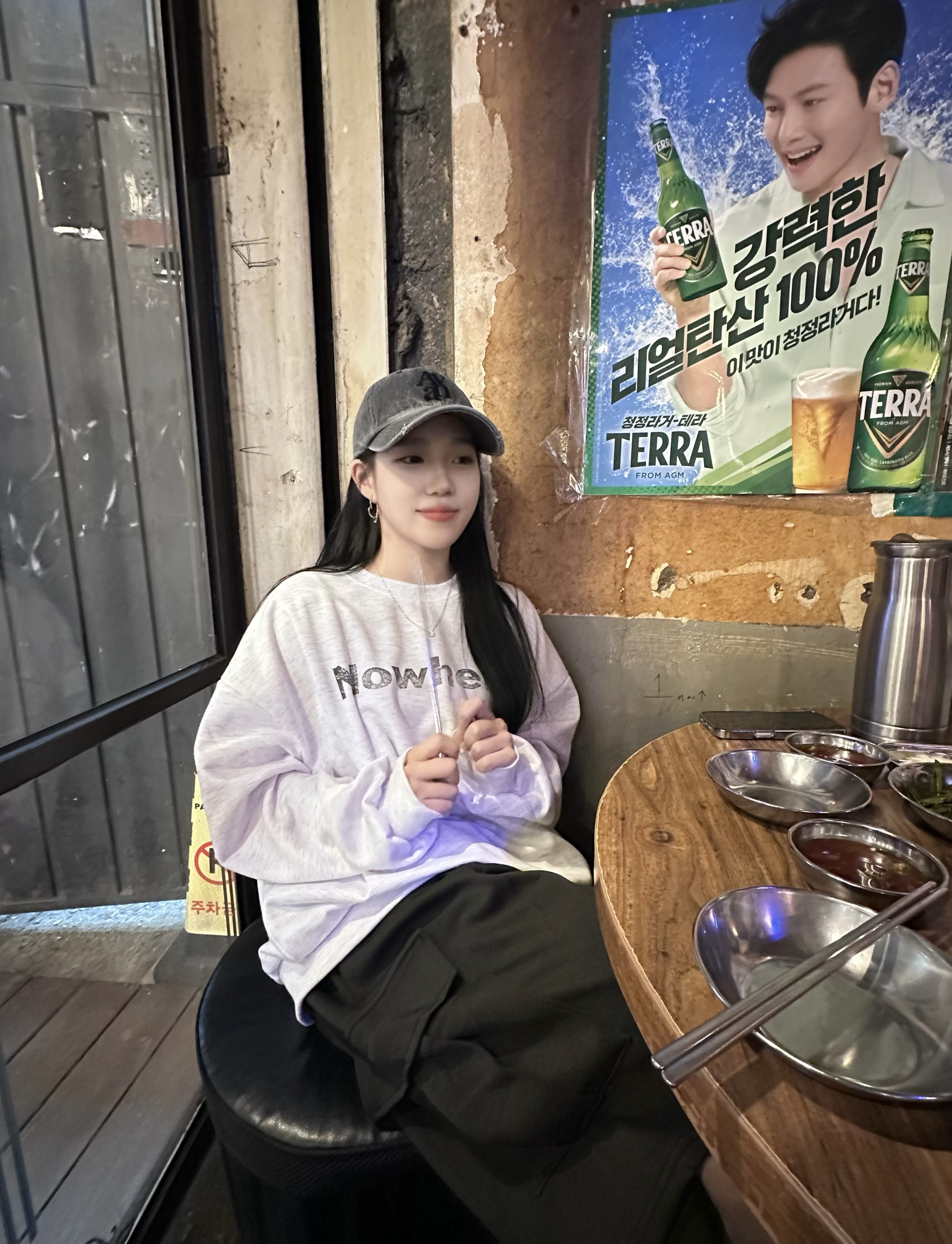 正韓🇰🇷Nowhere內磨毛薄款大學T 正韓🇰🇷Nowhere內磨毛薄款大學T