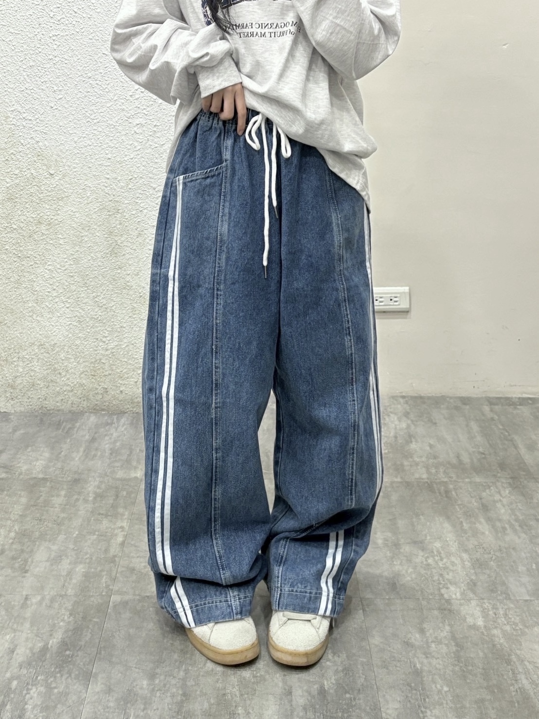 正韓-兩條線抽繩挺牛仔大寬褲