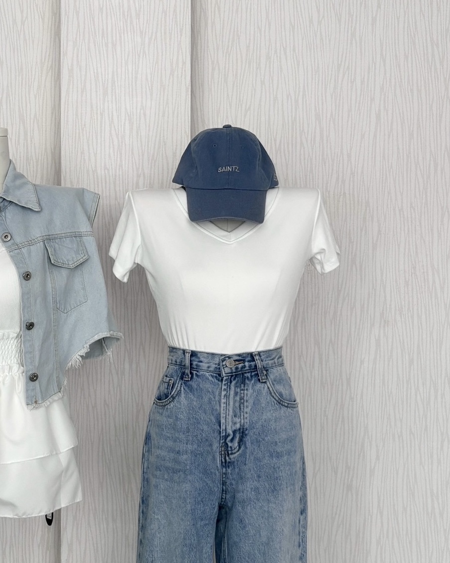 基本款V領薄彈上衣