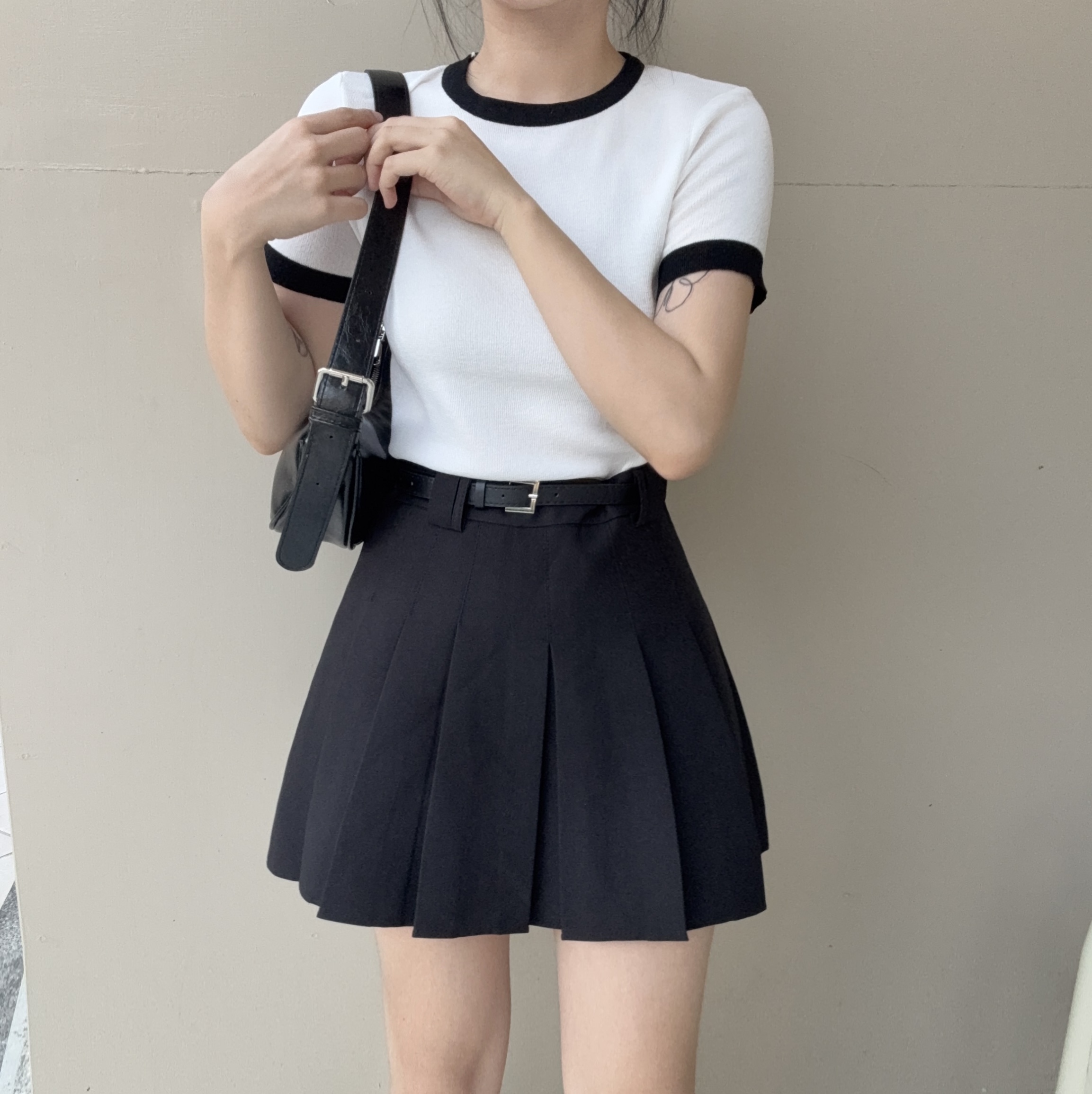 黑白撞色薄針織短袖