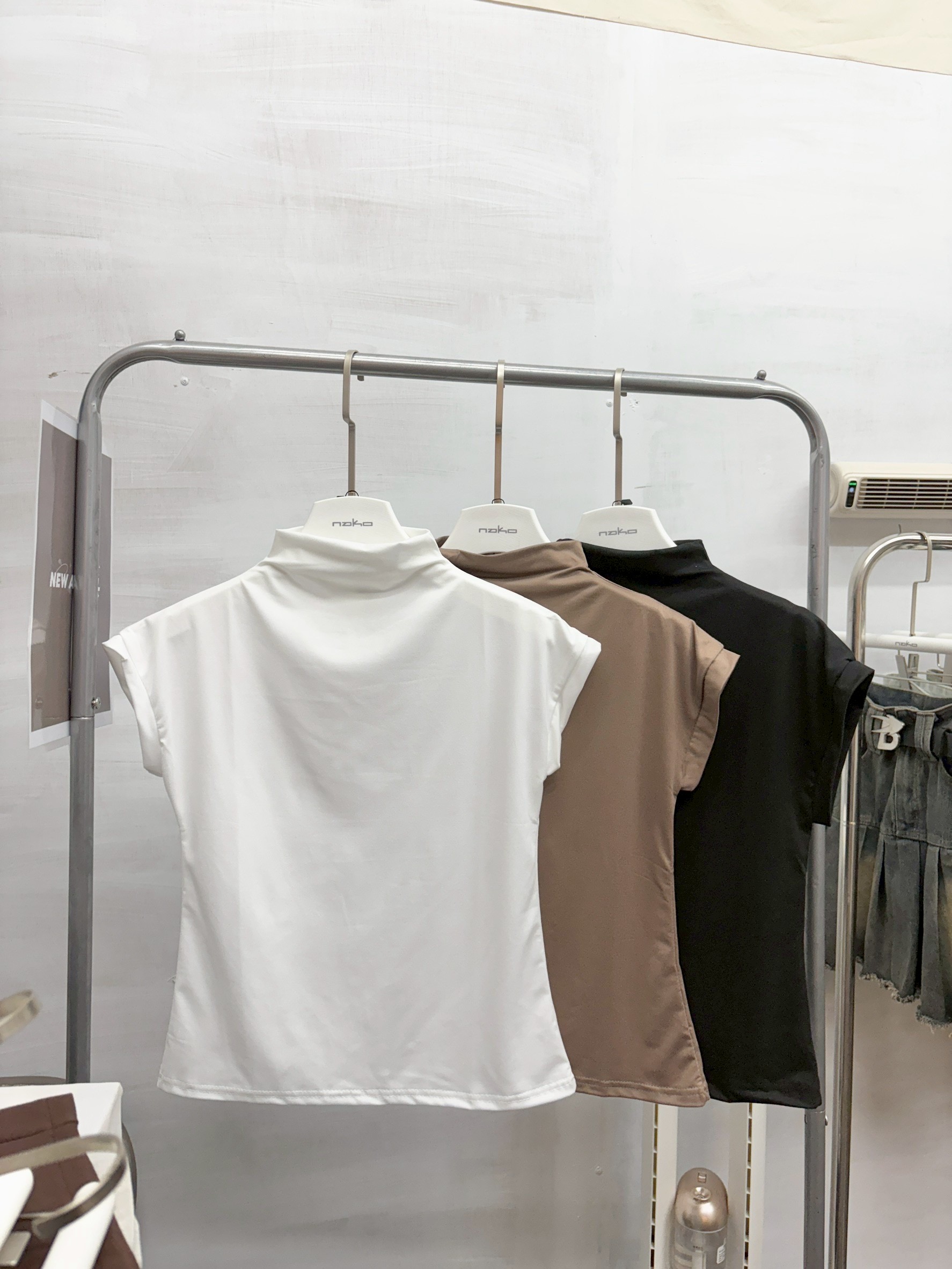 高領小袖素面上衣