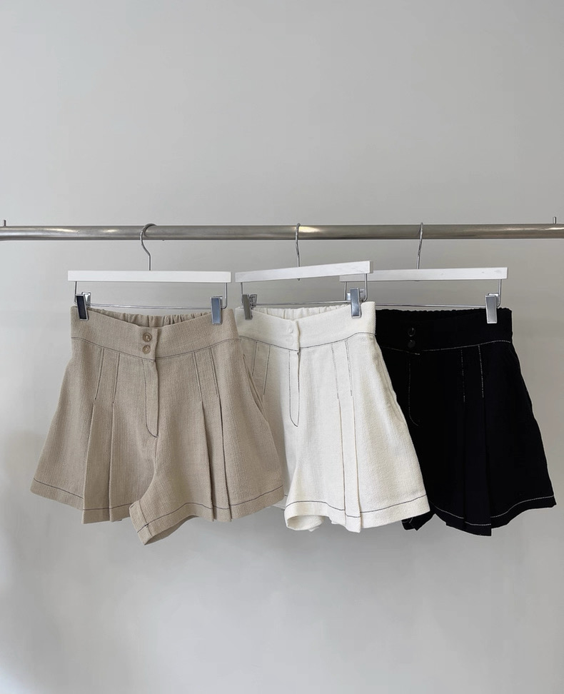 雙扣三褶車線高腰短褲(後鬆緊)