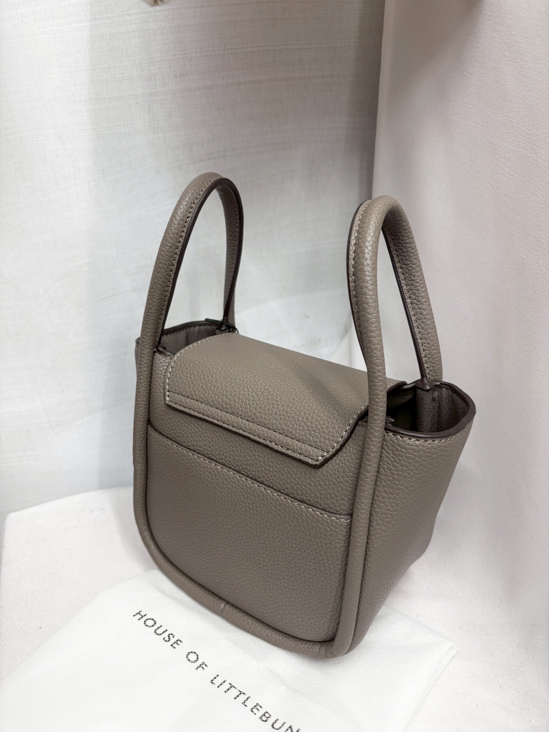 LITTLE BUNNY🇹🇭摩卡色軟皮豆腐包(無背帶特價)