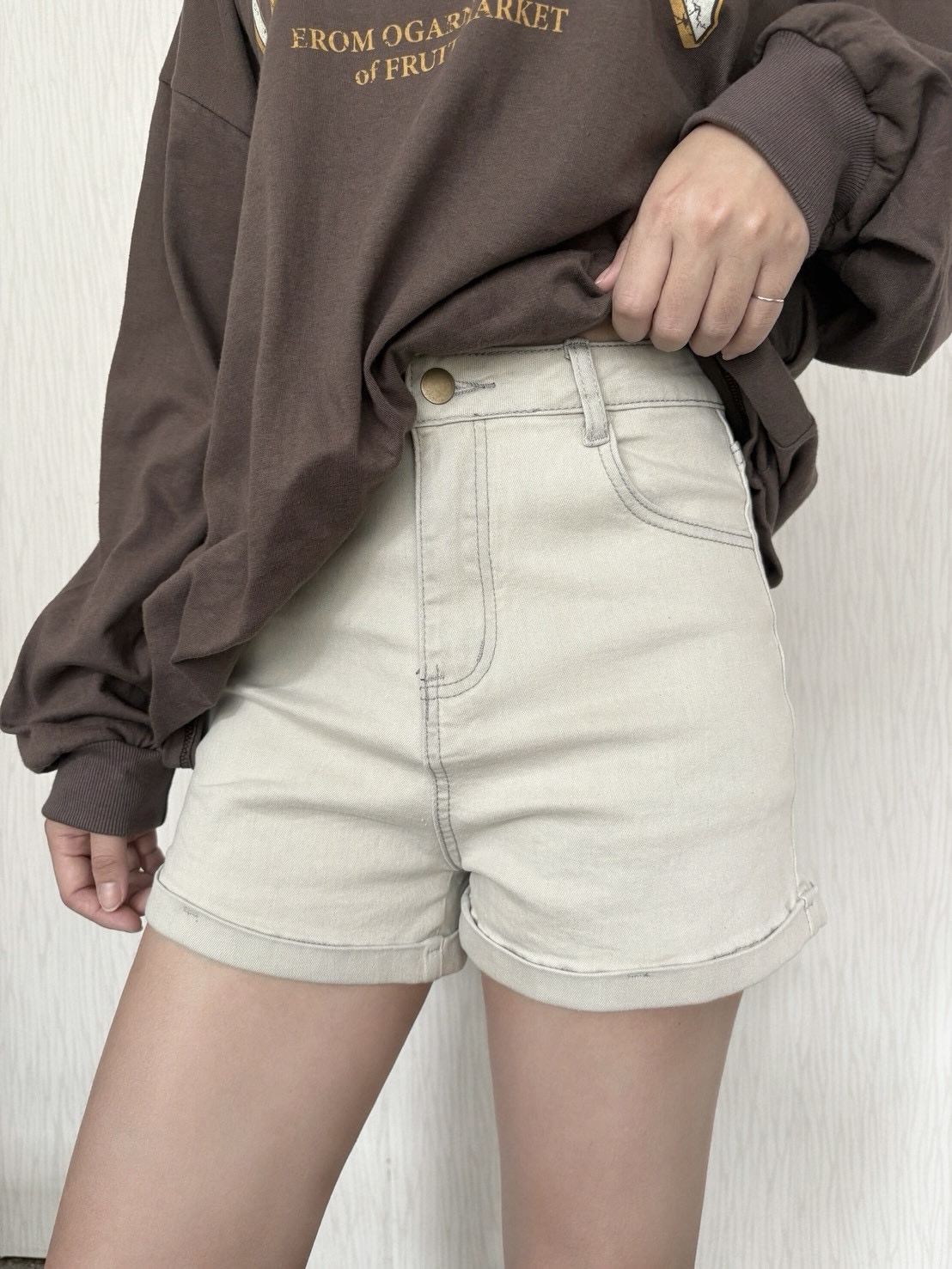 版型超好！高腰薄牛仔短褲