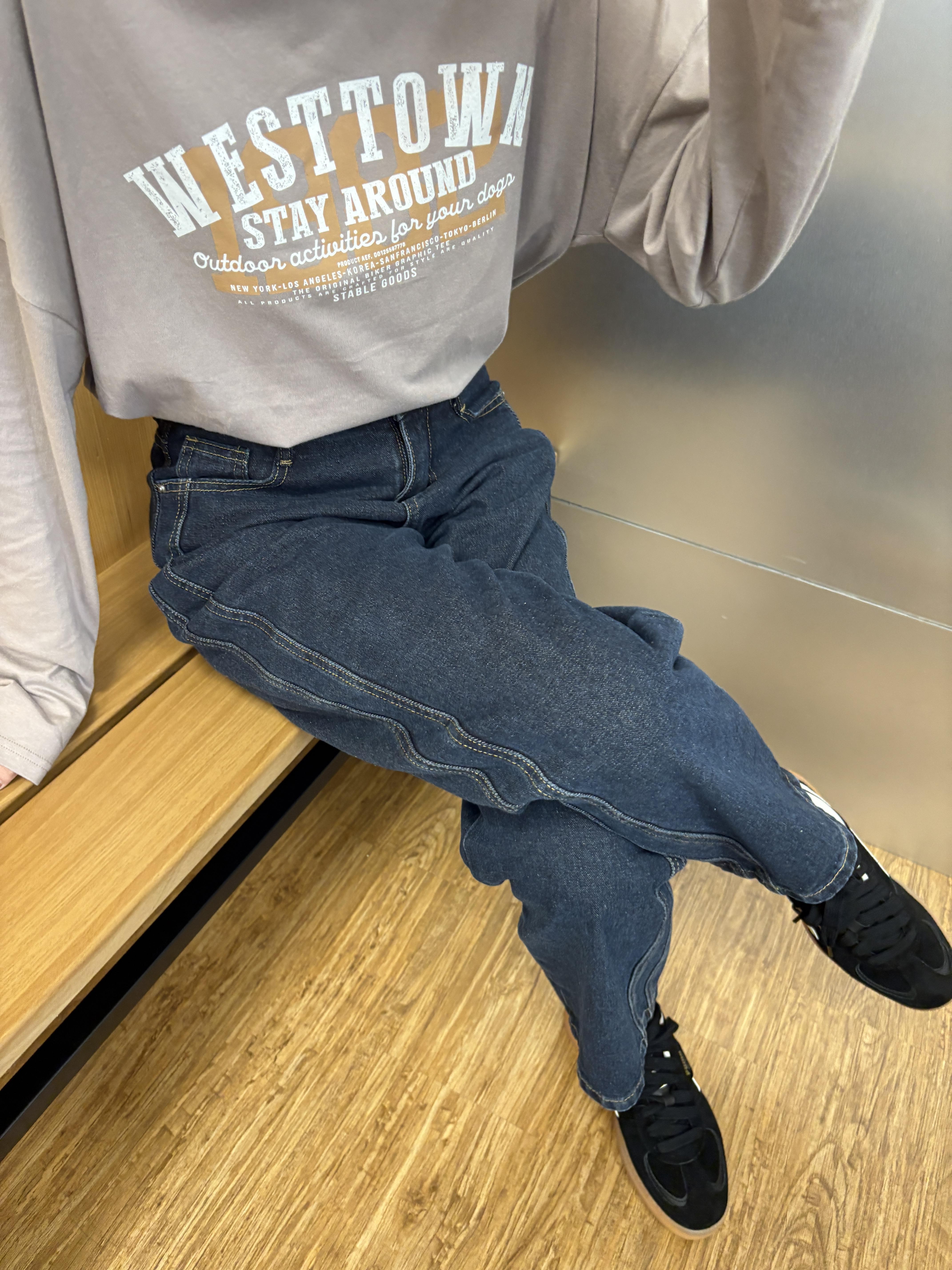 兩條車線直筒牛仔褲