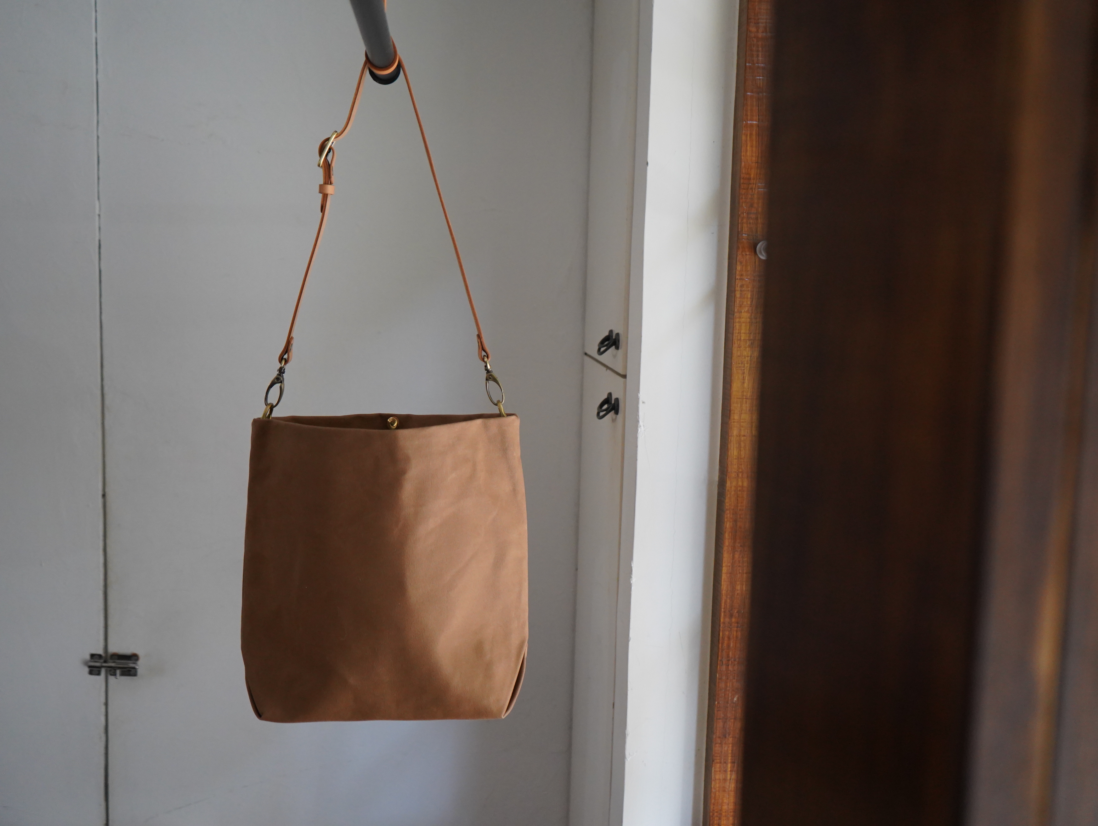 【福利品】53. 水桶包 復古褐  6折